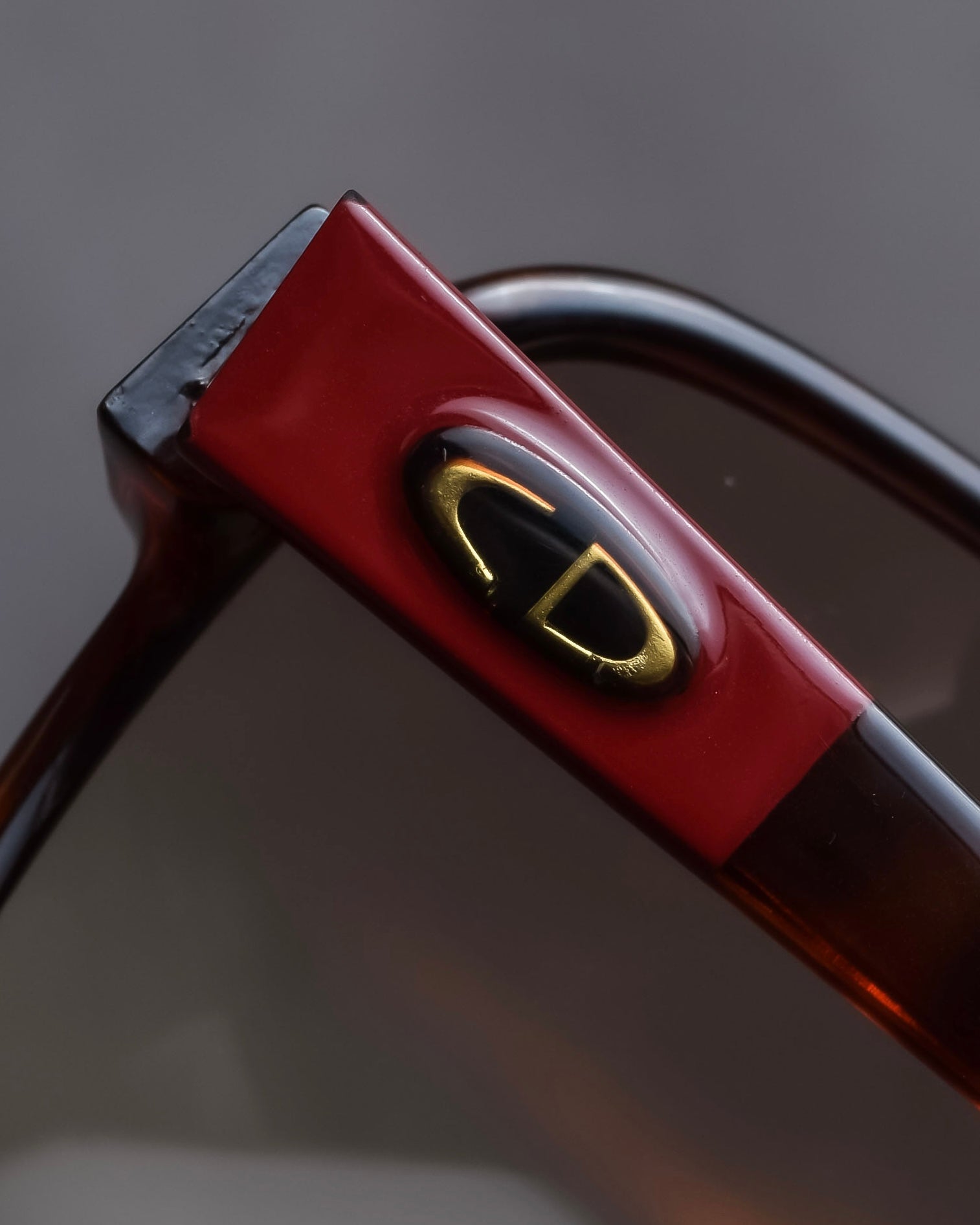 "Christian Dior Monsieur" Red temple gradient frame monsieur sunglasses