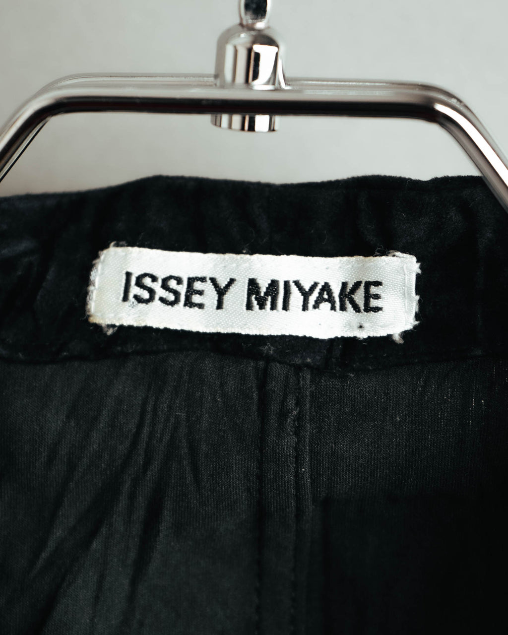 –SPECIAL– “ISSEY MIYAKE” 80’s-90’s crushed velvet utility vest