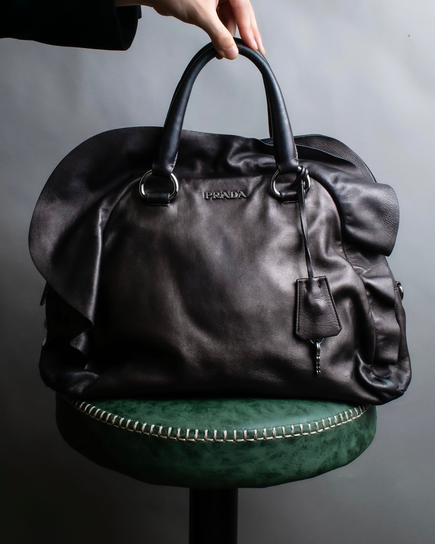 "PRADA" Frill docking one handle leather bag