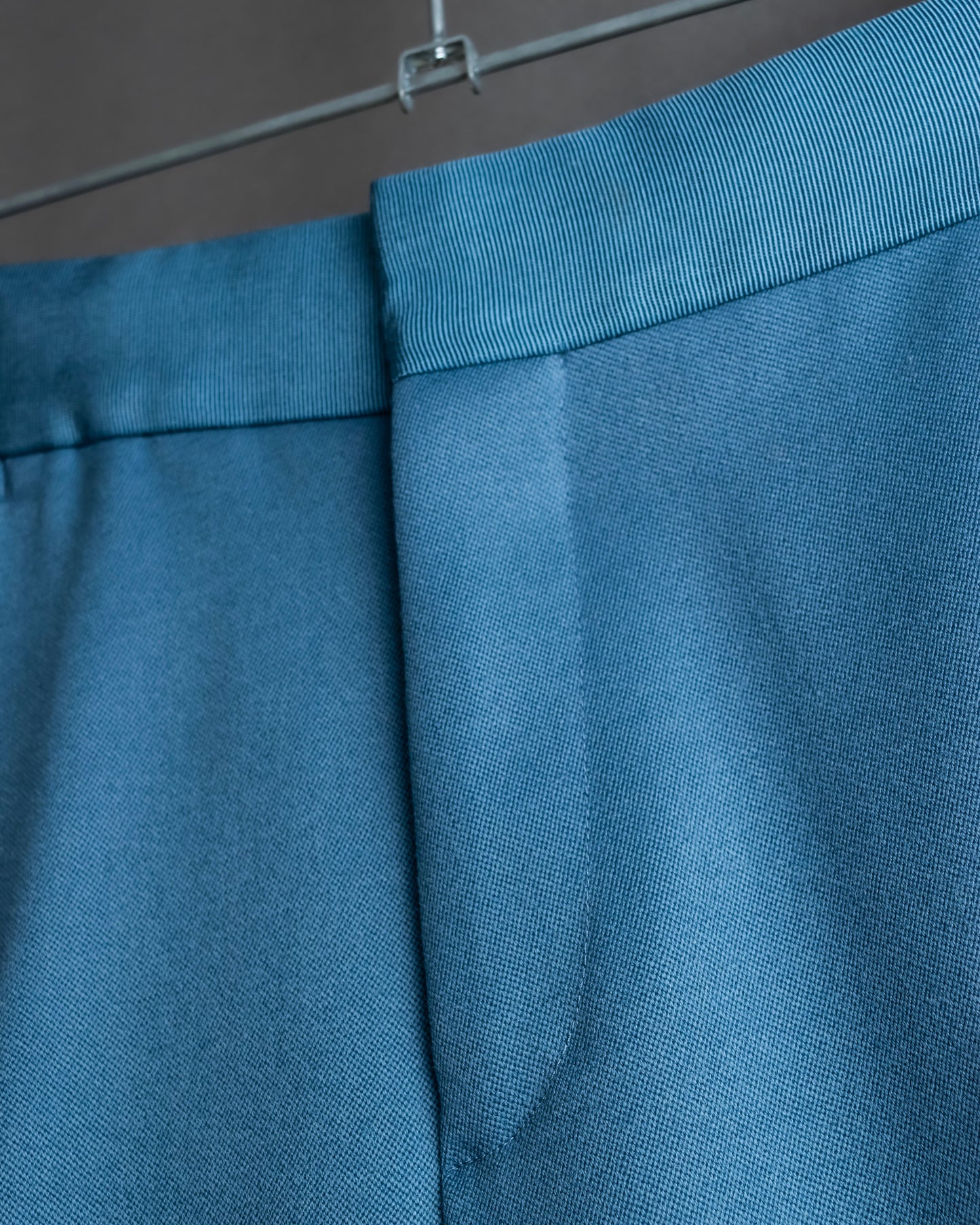 "DRAWER" Beautiful light blue tapered silhouette slacks