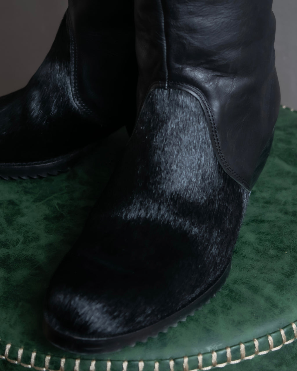 "ISSEY MIYAKE HaaT" Unborn calf shark sole long boots