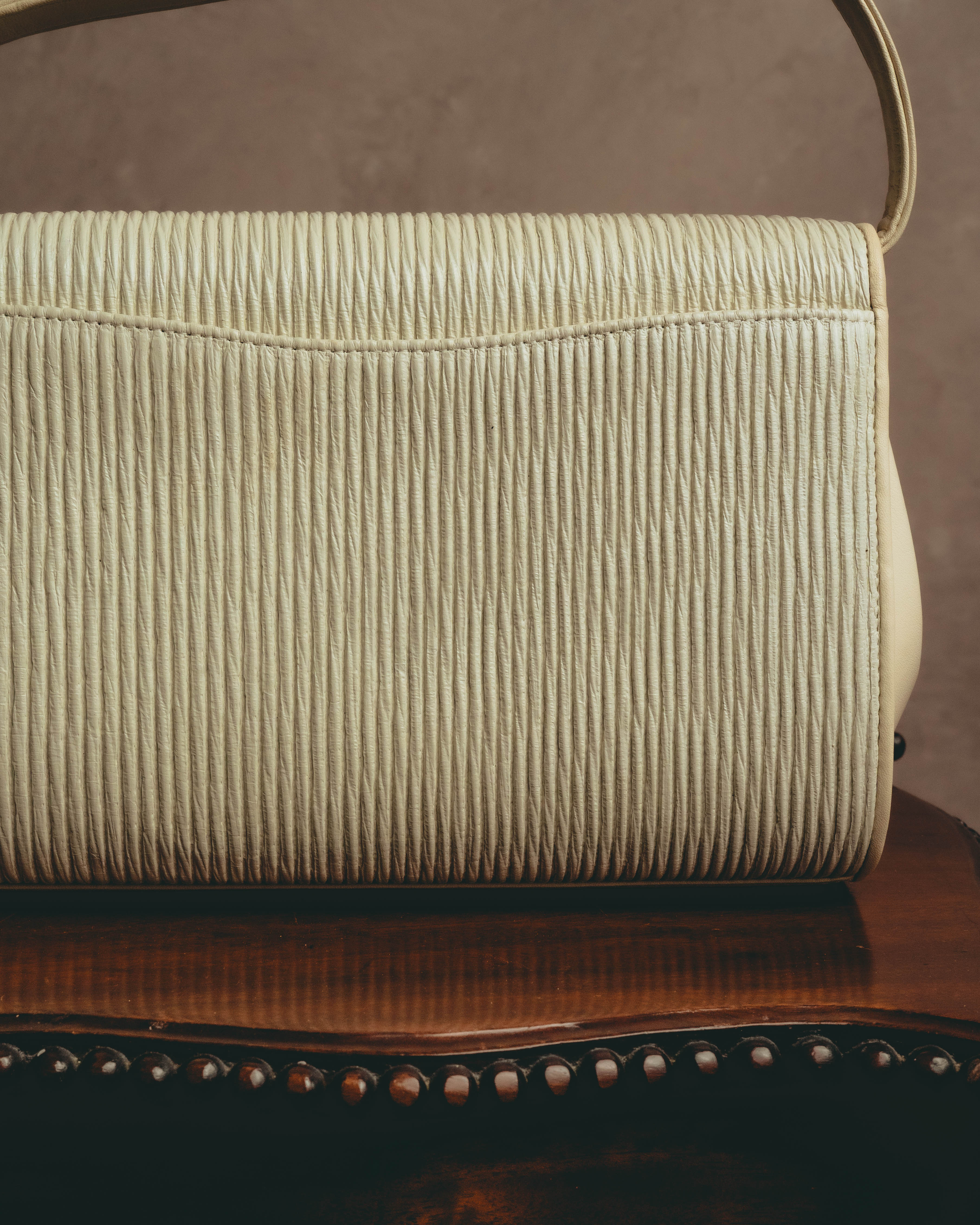 "HANAE MORI" 80's-90's Pleated butterfly clasp handbag