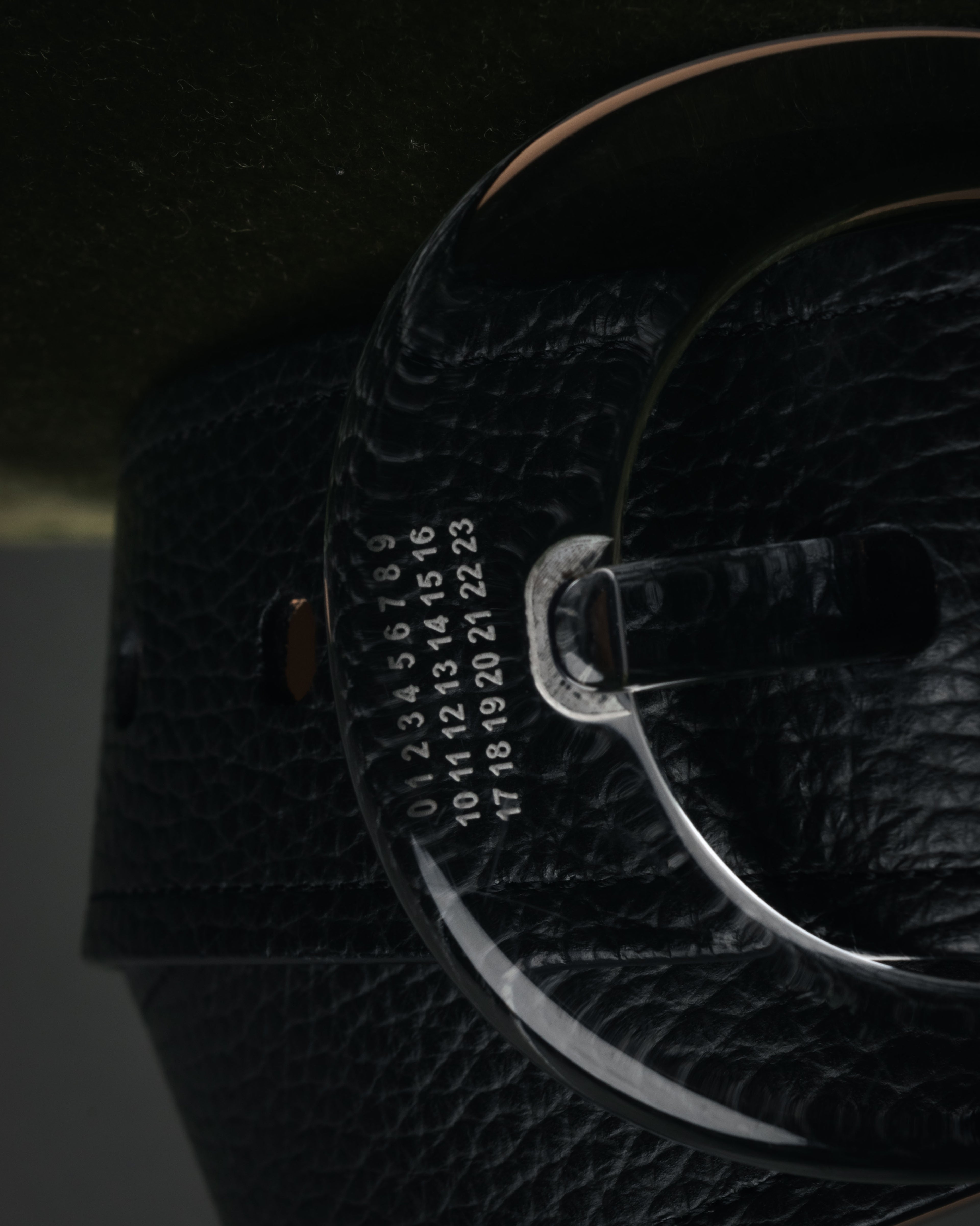“Maison Margiela” 2016-2022 Clear calendar buckle grained leather belt