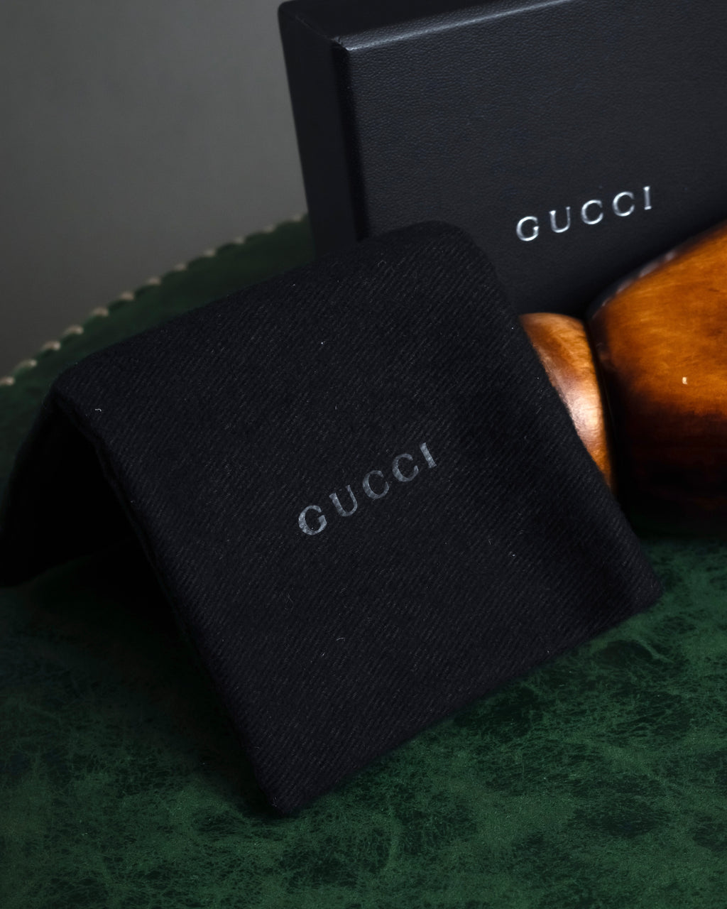 "GUCCI" Coat of arms engraved design ring