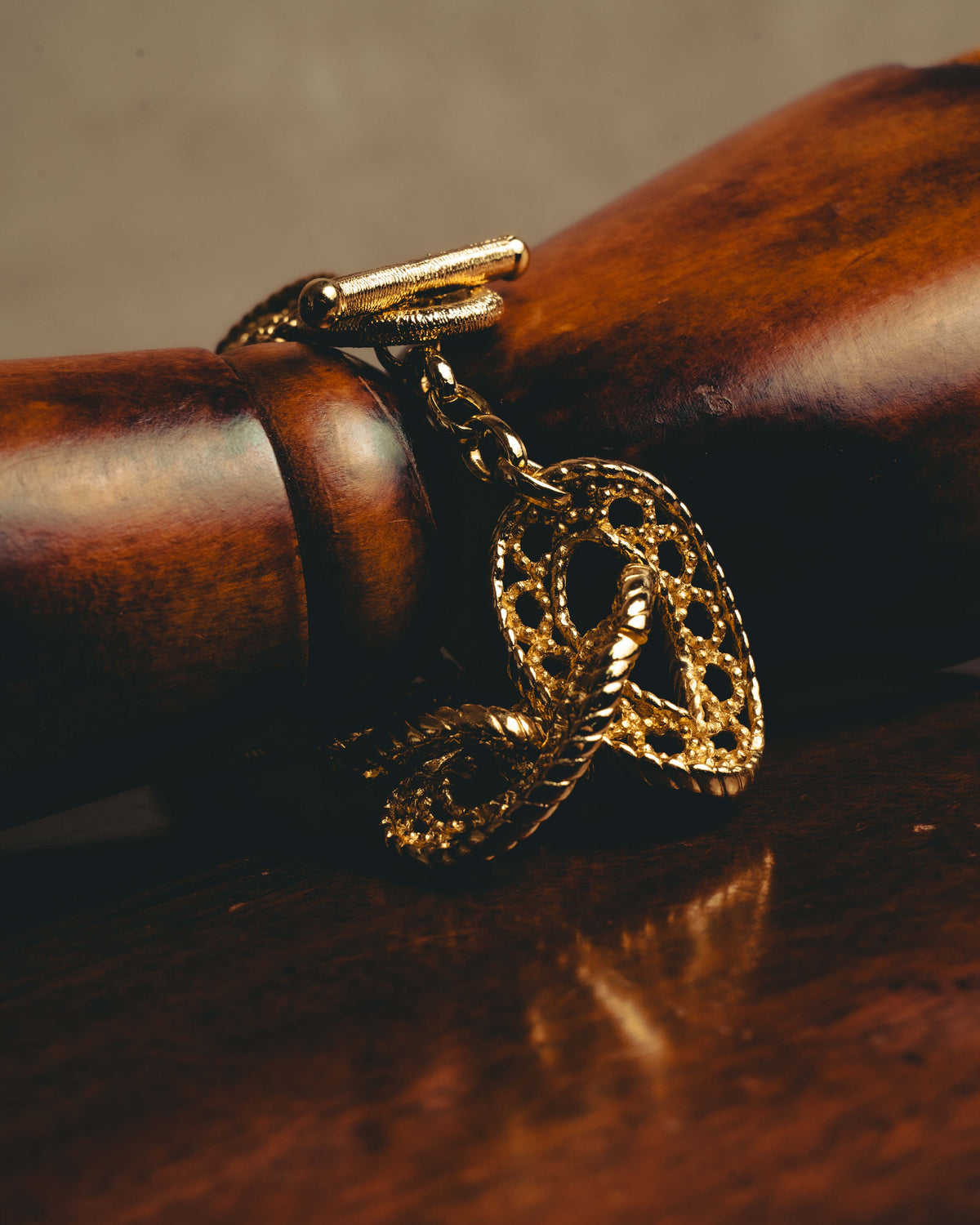 -SPECIAL- “Christian Dior” 70’s-90’s Sculptural openwork gold tone chain bracelet
