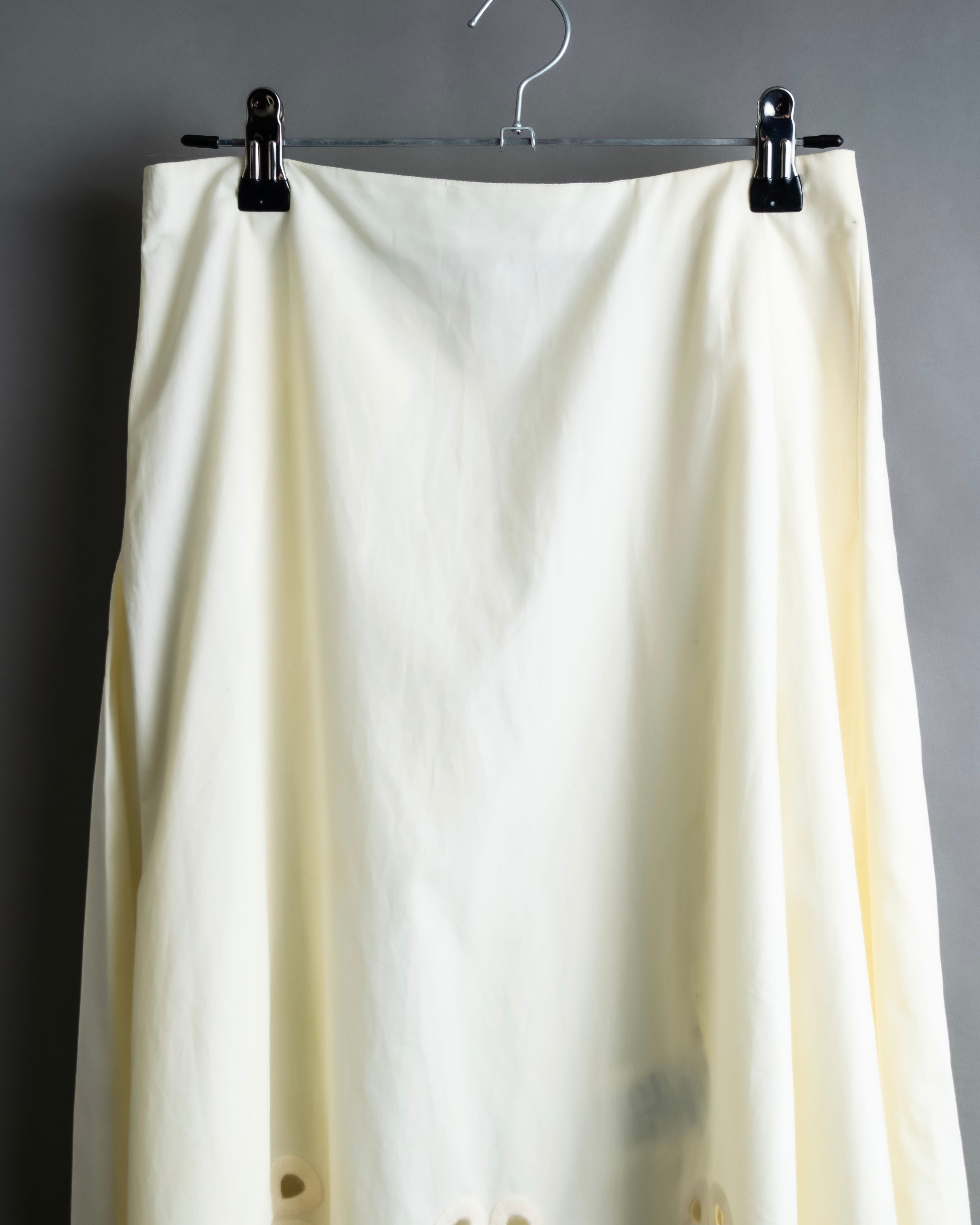 "FENDI" hole pattern and tack designed skirt