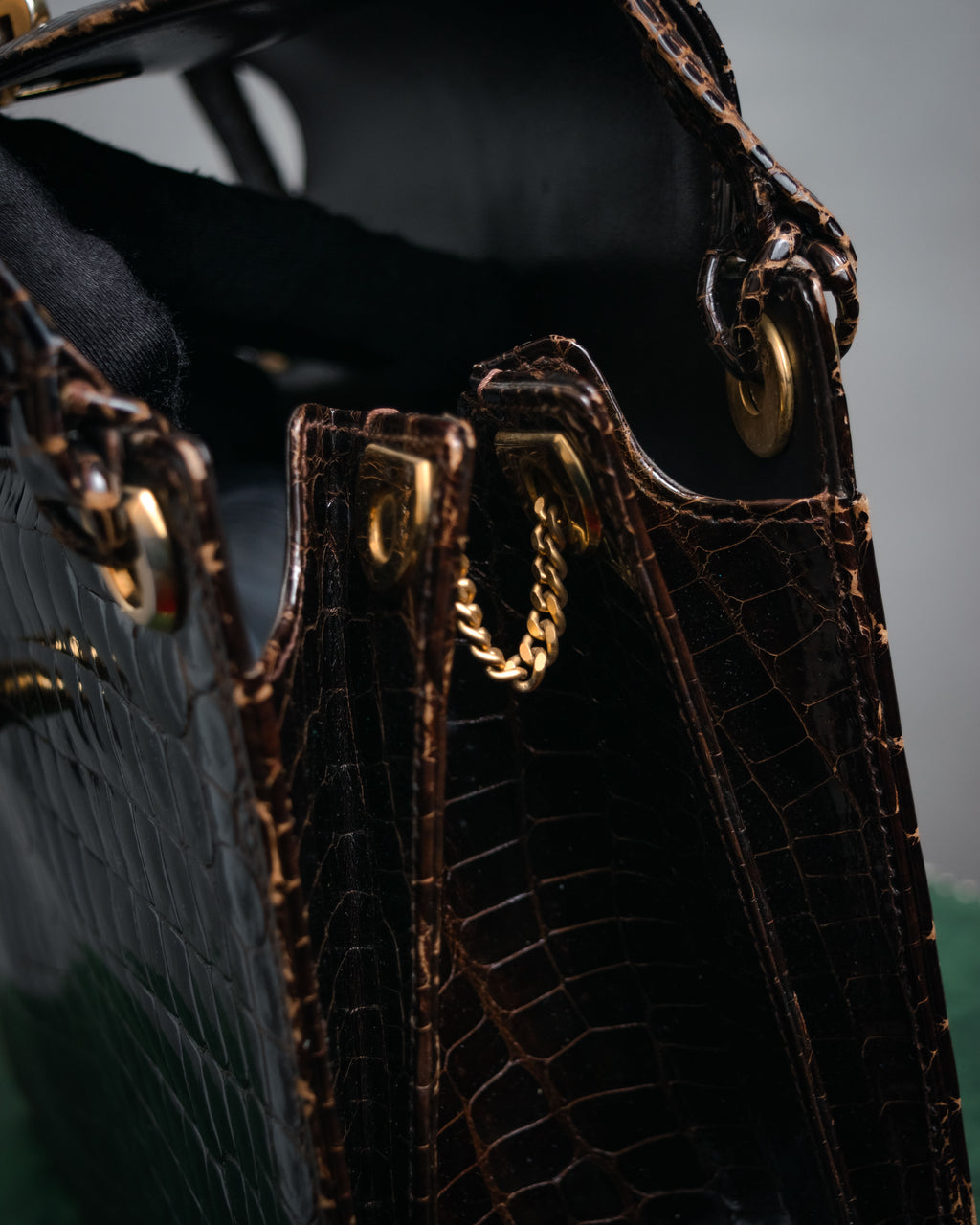 –SPECIAL– “GUCCI” 50’s-60’s Crocodile leather top handle bag