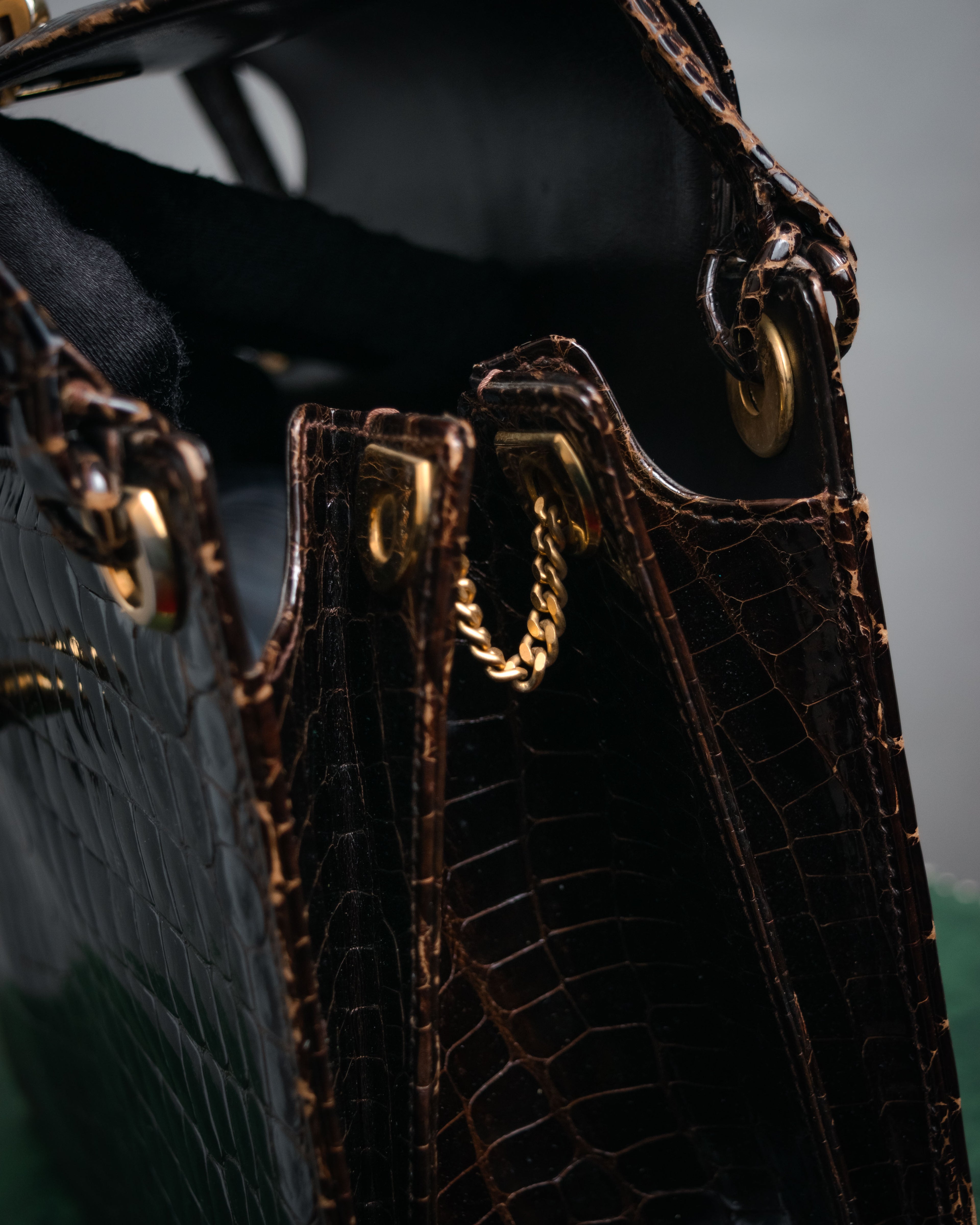 –SPECIAL– “GUCCI” 50’s-60’s Crocodile leather top handle bag