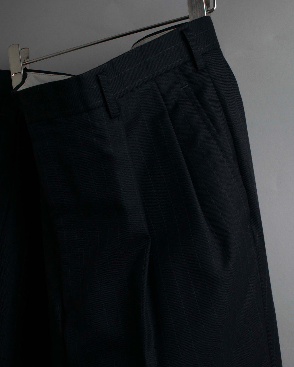 "YVES SAINT LAURENT" 00's shadow stripe pattern beautiful tailoring set up