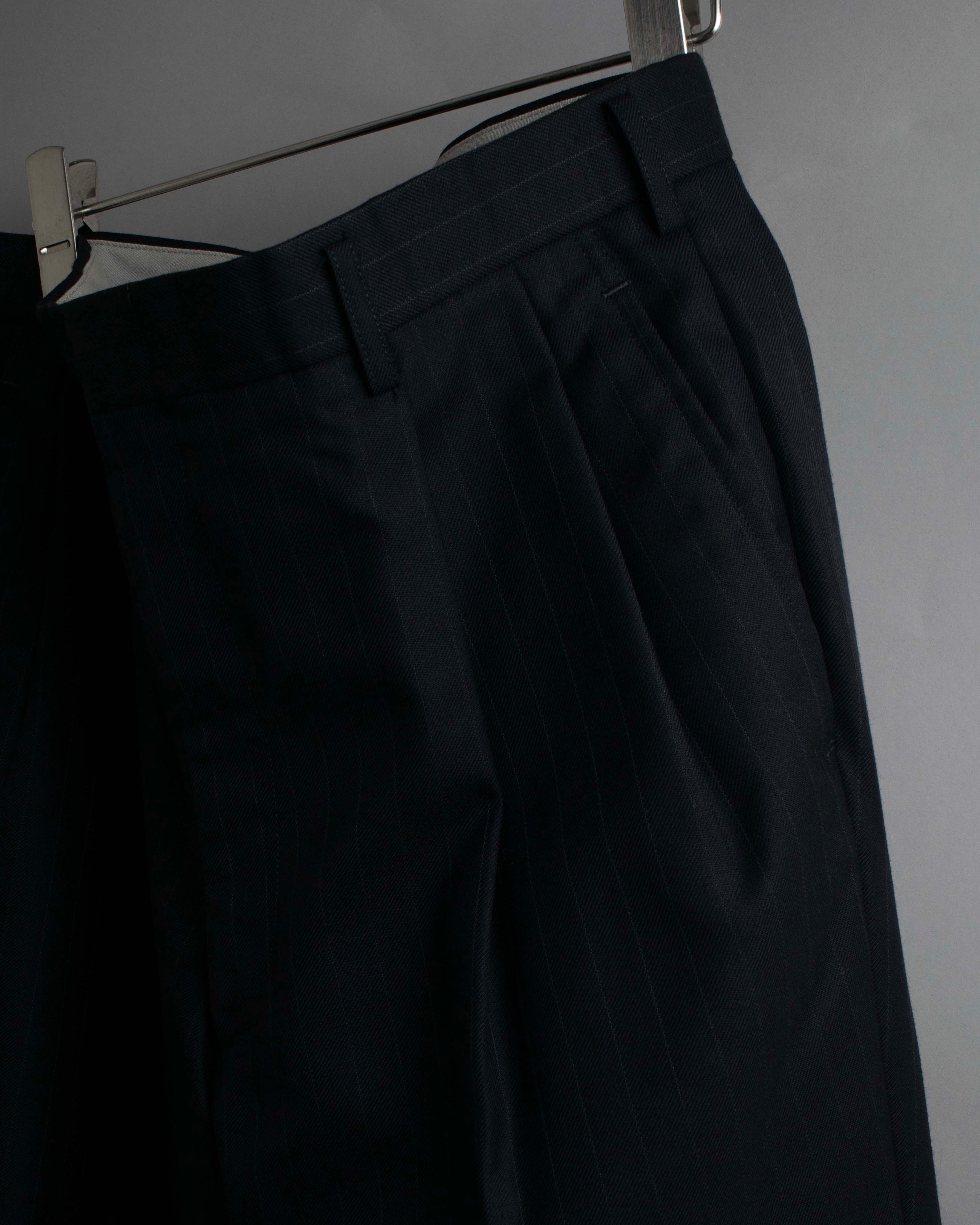 "YVES SAINT LAURENT" 00's shadow stripe pattern beautiful tailoring set up