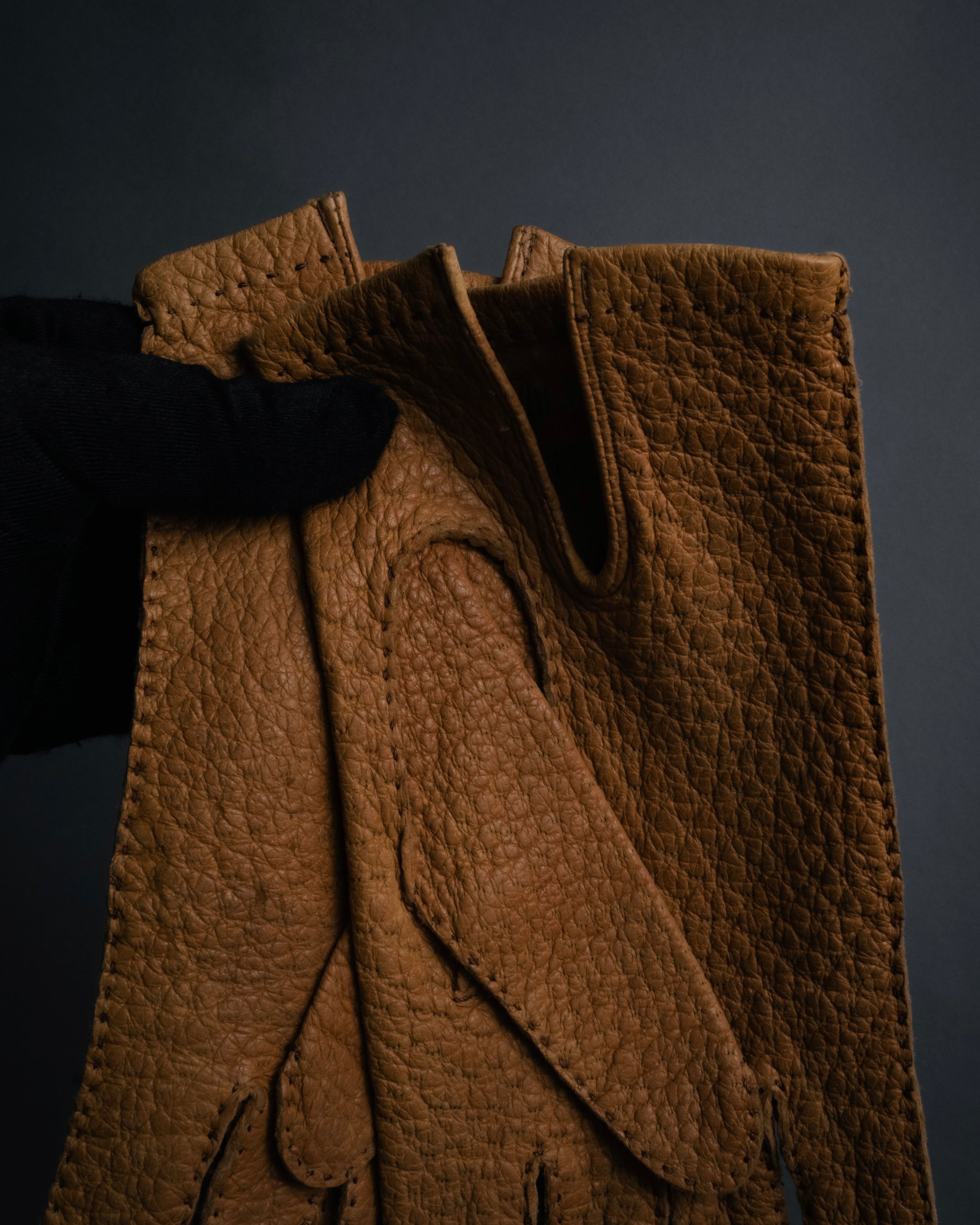 “Yves Saint Laurent” 80’s-90’s Hand-stitched peccary leather gloves