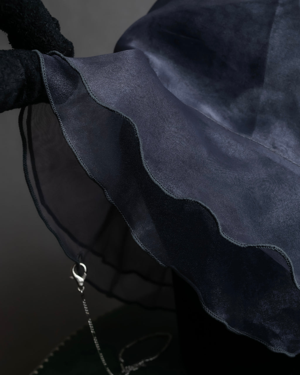 "LIMI feu " Chain docking organza bucket hat