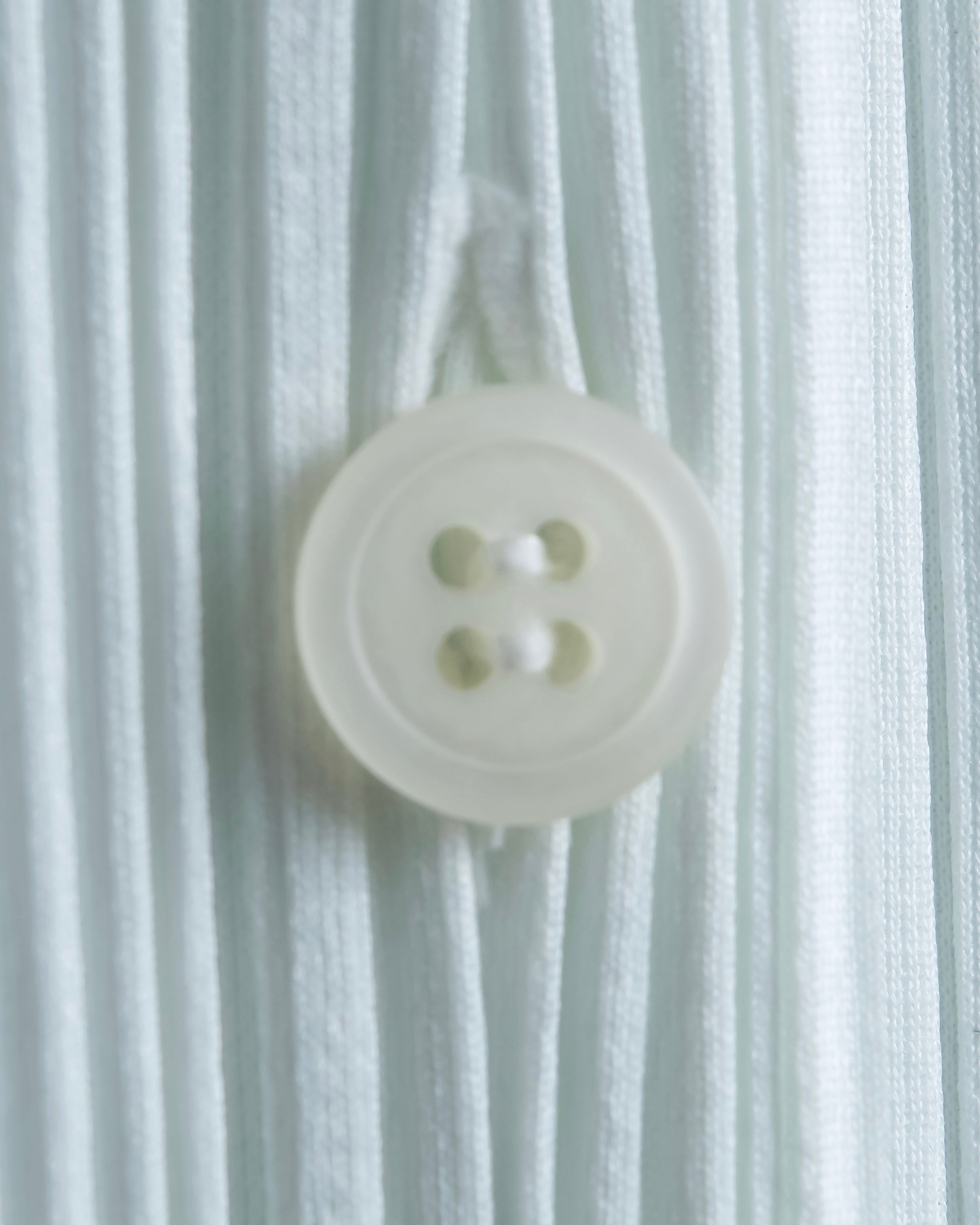 "PLEATS PLEASE ISSEY MIYAKE" Three-dimensional pleated long shirt