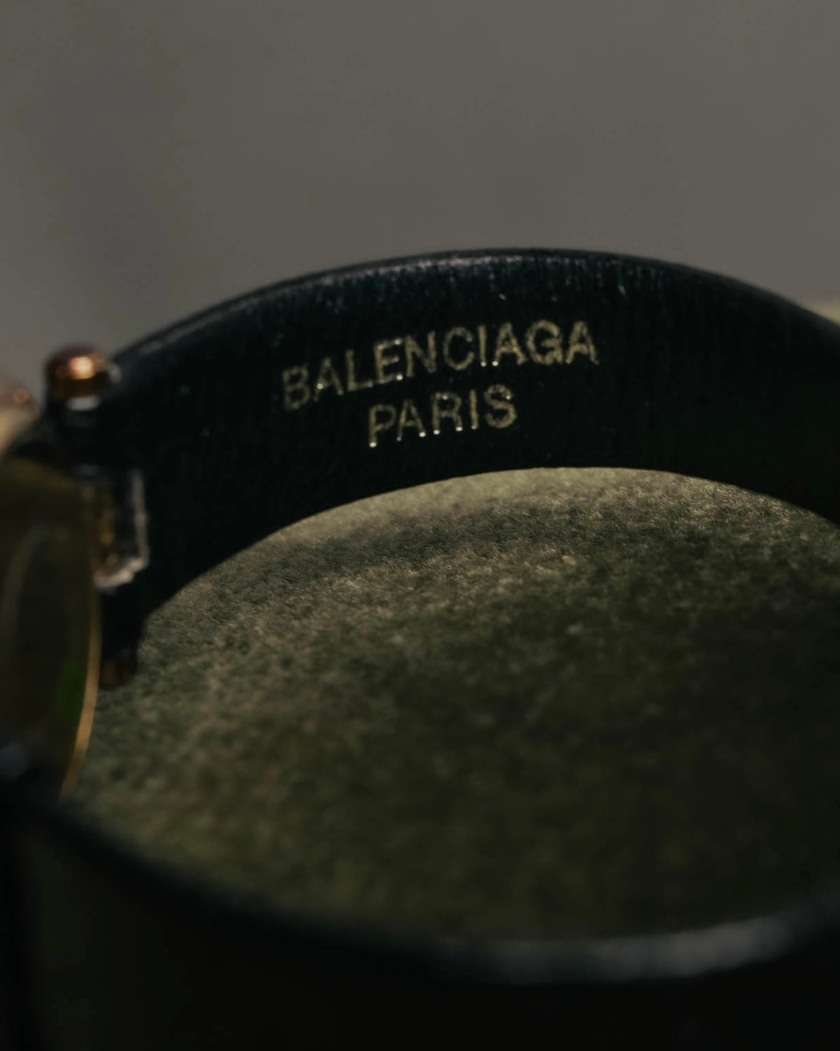 -SPECIAL- "BALENCIAGA" 80's-90's Classic round wristwatch