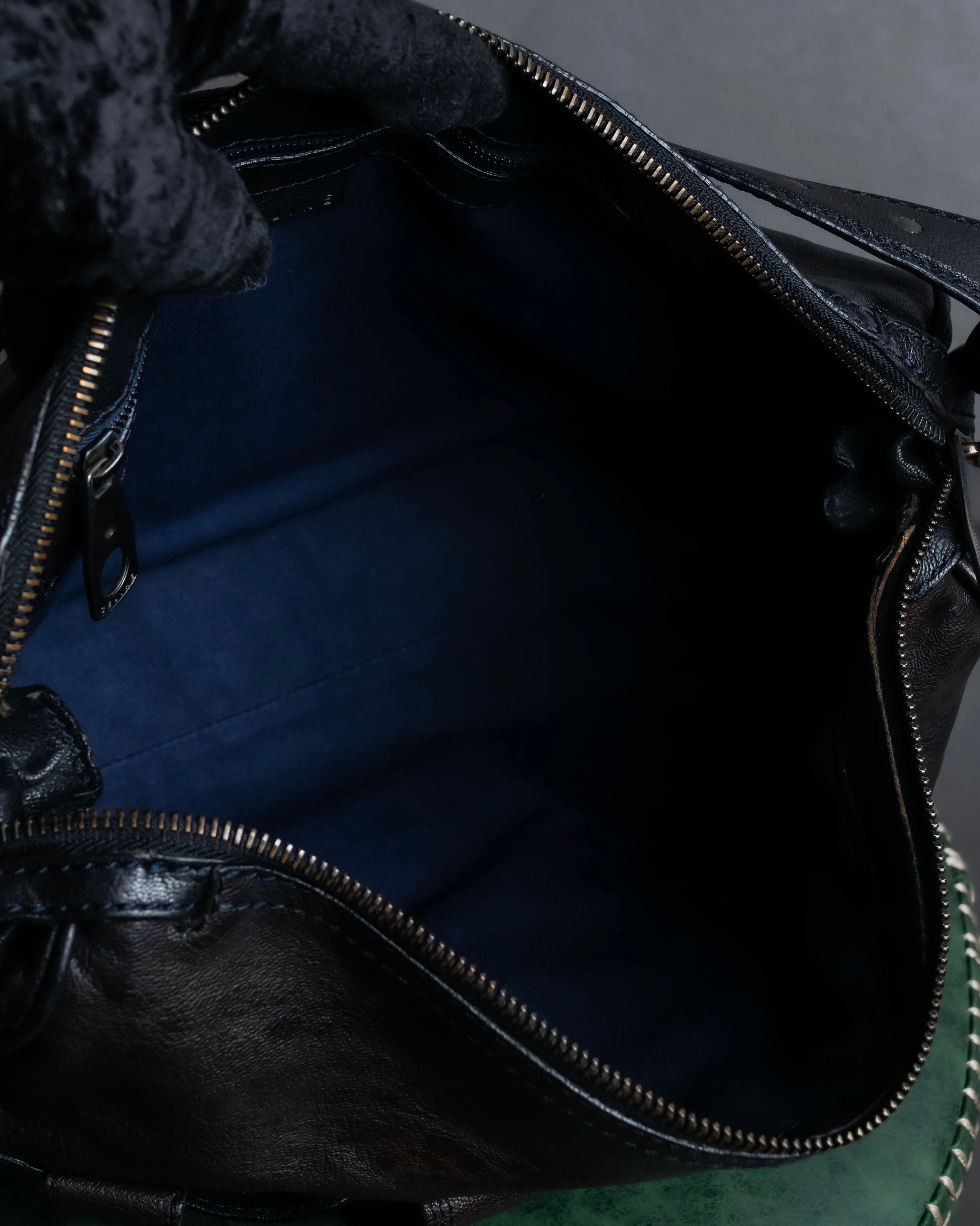 "CELINE" Metal parts design horizontal leather one-shoulder bag