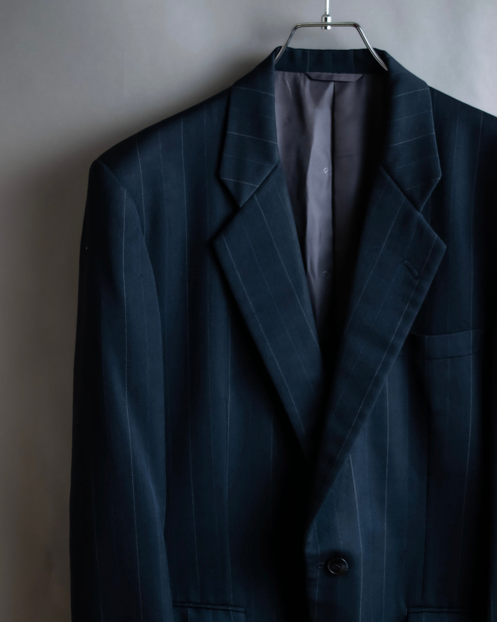 "CHRISTIAN DIOR MONSIEUR"
 Fine pitch stripe pattern notch lapel tailored jacket