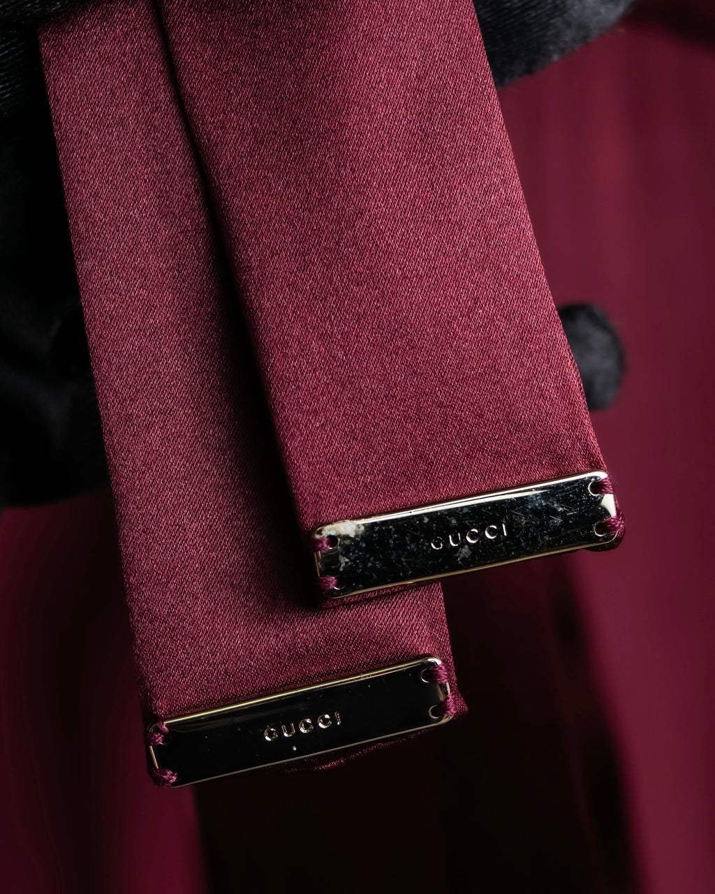 "GUCCI" Beautiful burgundy color silk bowtie shirt