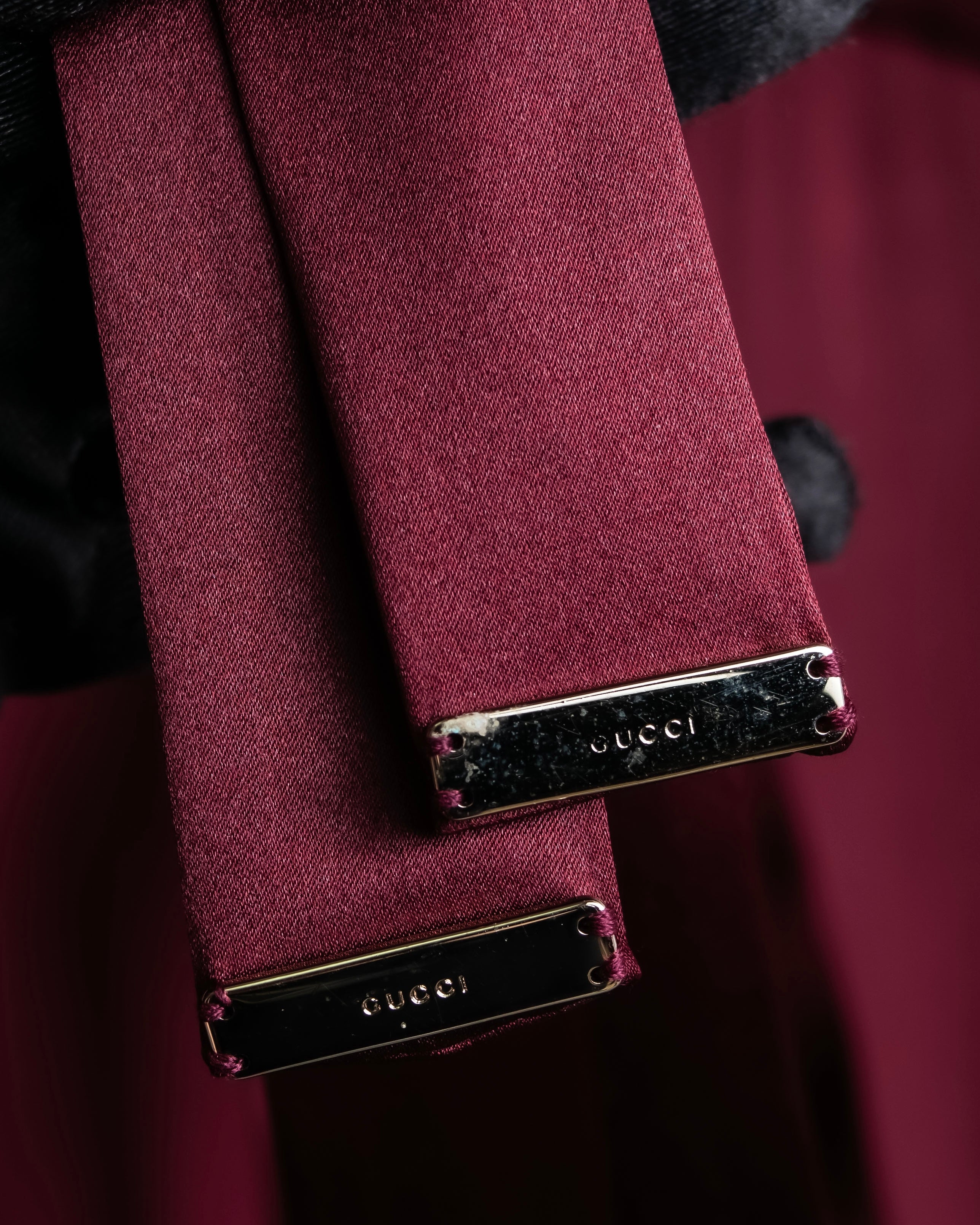 "GUCCI" Beautiful burgundy color silk bowtie shirt