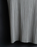 "PLEATS PLEASE ISSEY MIYAKE" Off-white tank top