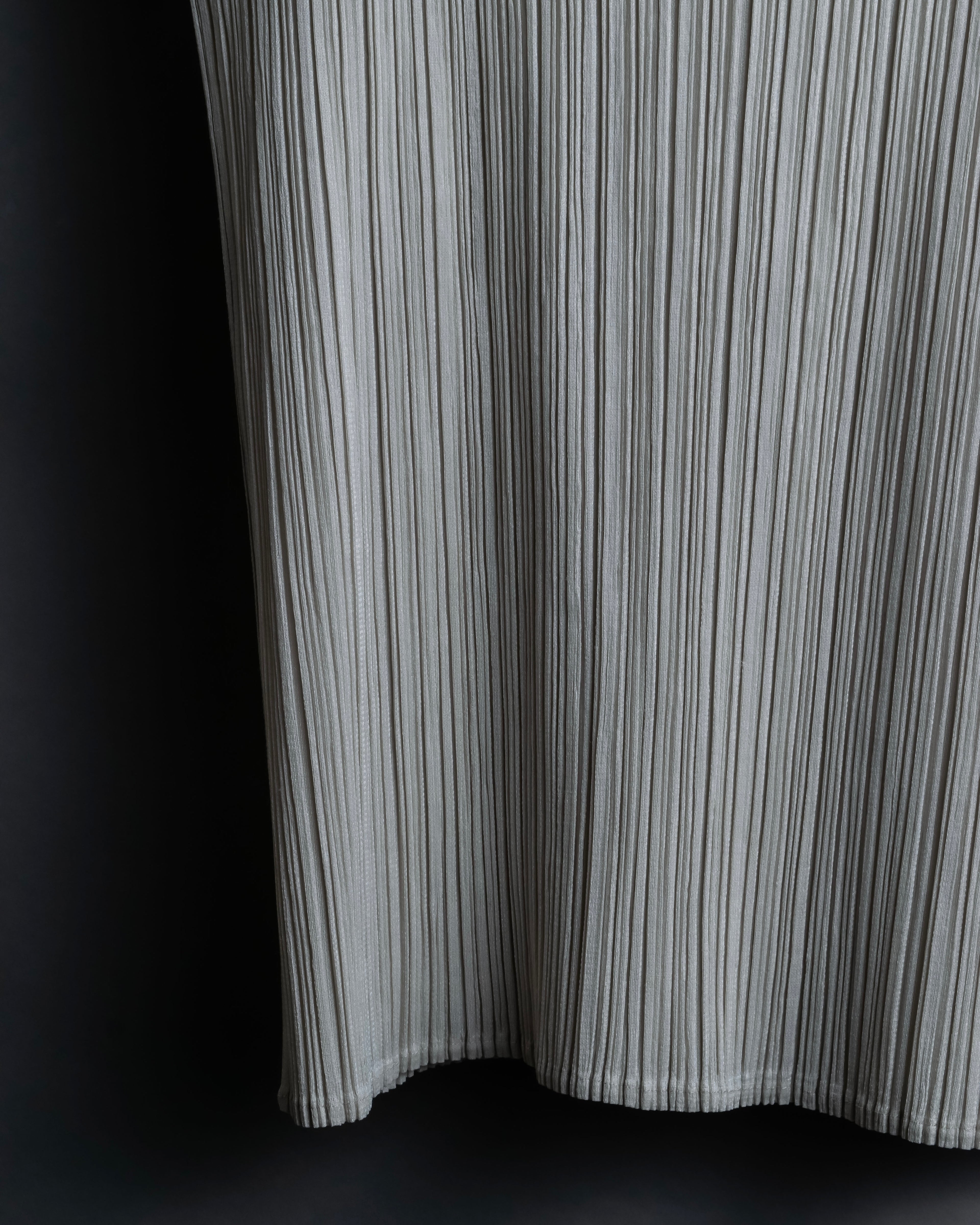 "PLEATS PLEASE ISSEY MIYAKE" Off-white tank top