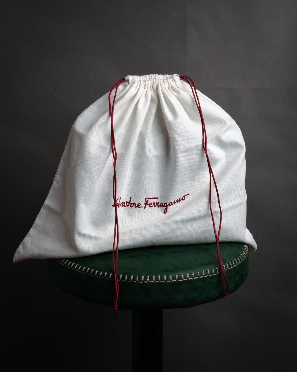 “Salvatore Ferragamo” 2010’s Vara chain leather tote bag