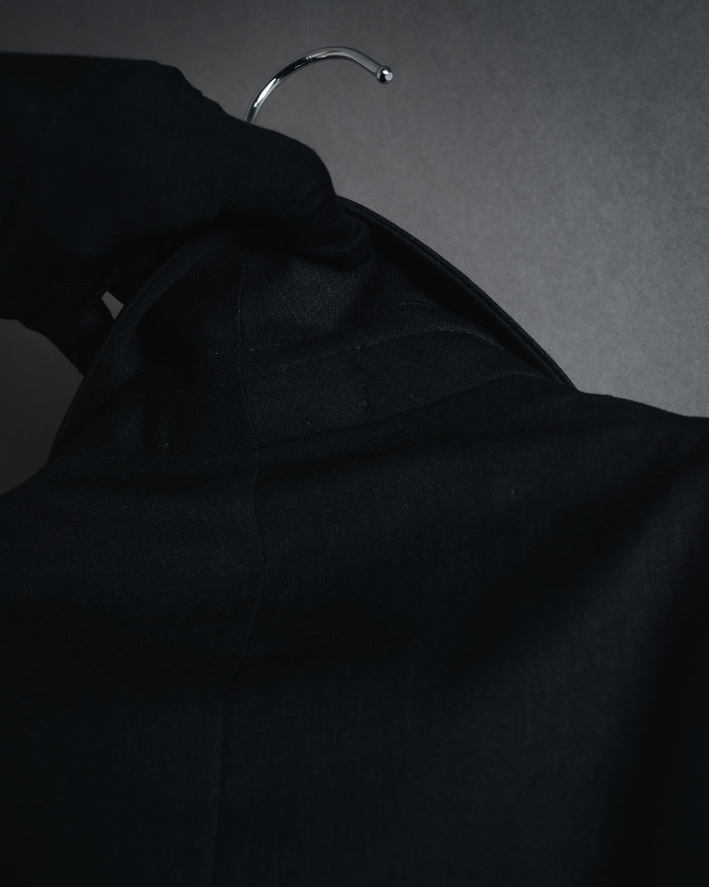 "GIANFRANCO FERRE" 90’s-00’s architecturally tailored three button wool blazer