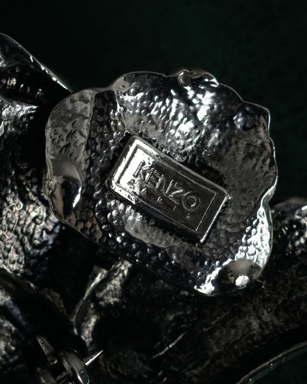 “KENZO” 90’s-00’s Botanical flower motif long brooch