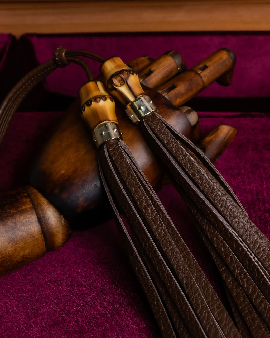 "GUCCI" Bamboo motif leather fringe charm