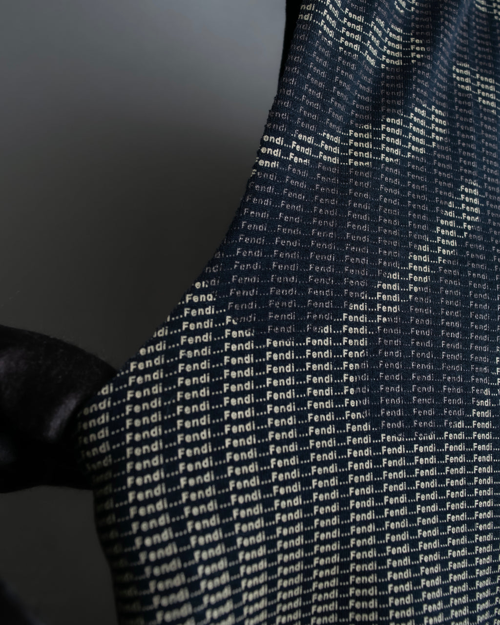 "FENDI" Logo print V-neck sleeveless top