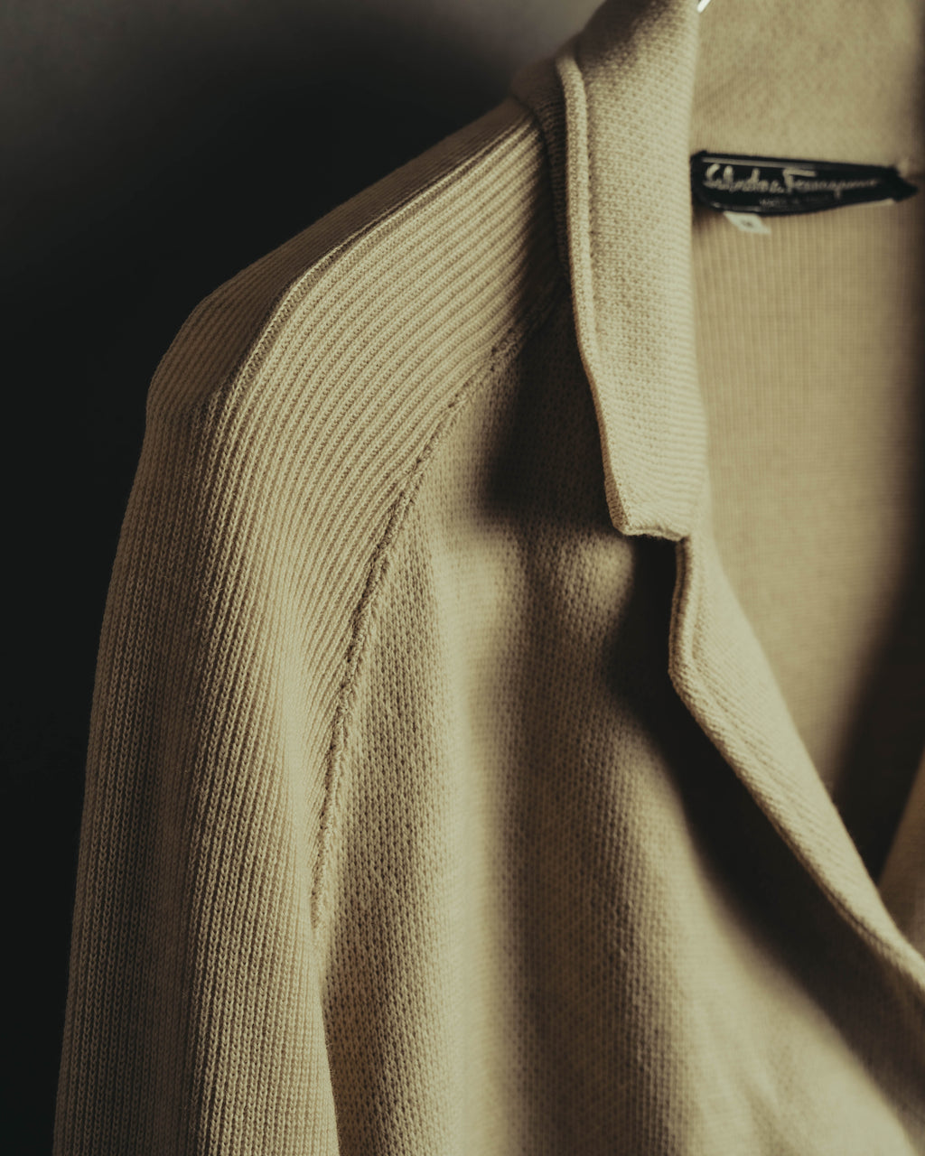 “Salvatore Ferragamo” 90’s-00’s Virgin wool raglan-sleeve cardigan jacket