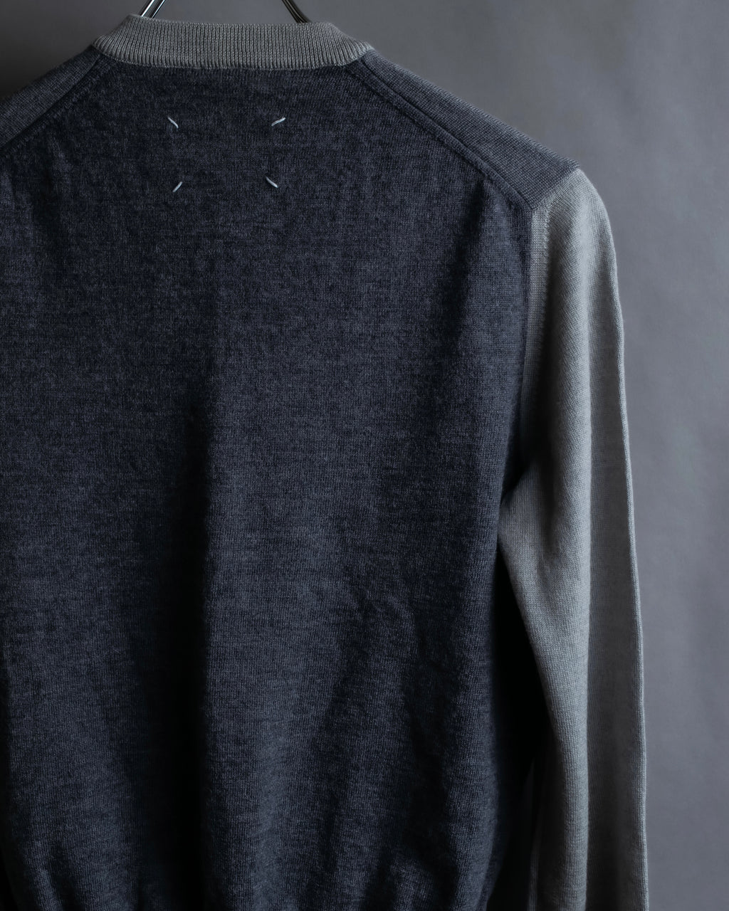 "Maison Martin Margiela" 2008SS two-tone V-neck knit