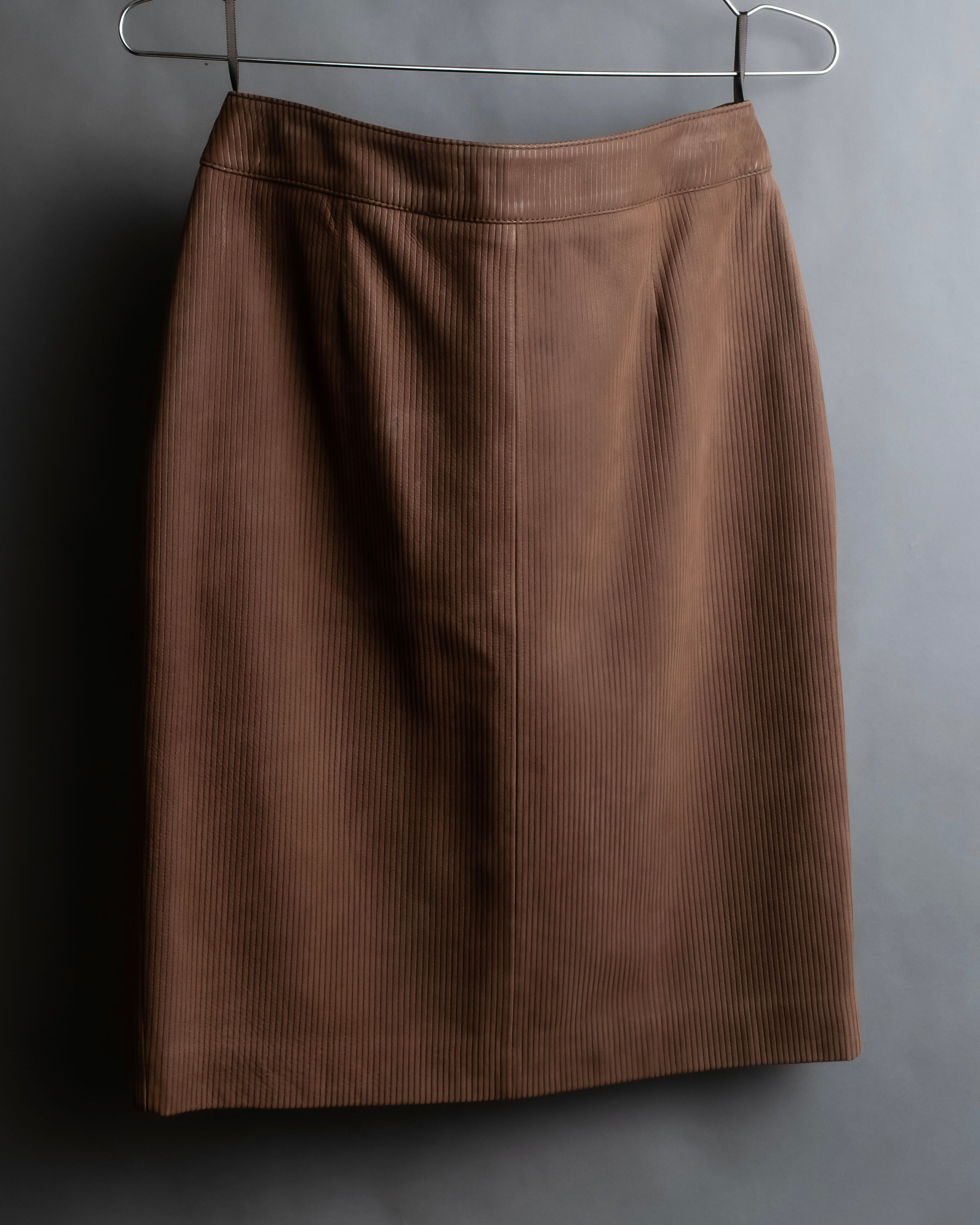 "LOEWE" Three-dimensional ribbed lamb leather set up