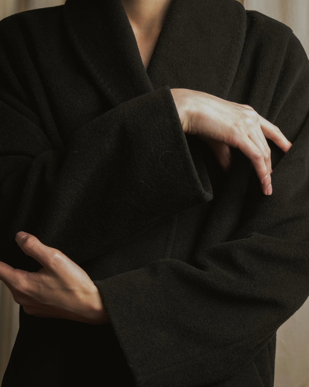 Abrigo largo con diseño de cuello de actriz de los años 90-00 de "Max Mara"