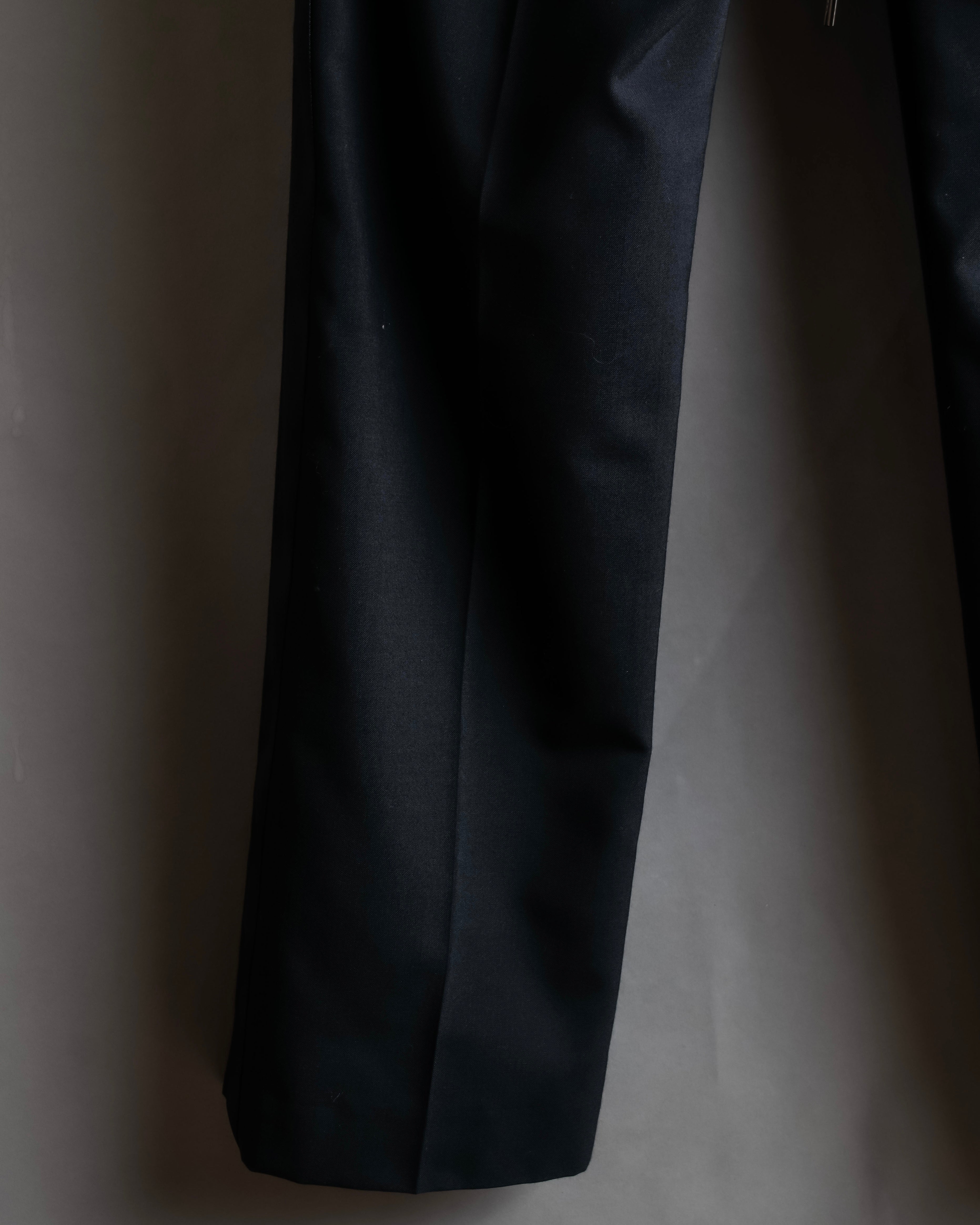 "sacai" Satin line design tapered slacks