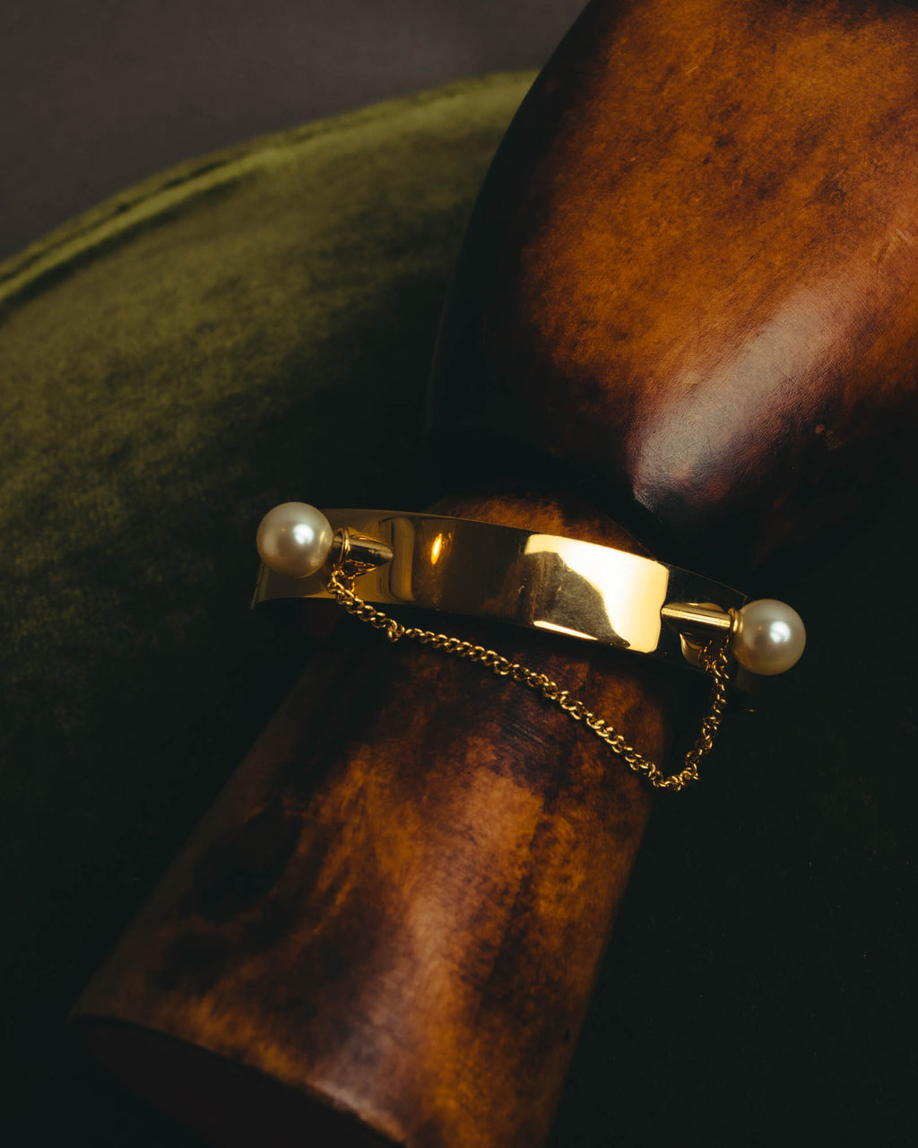 "Chloé" 2010's Gold tone pearl hinged cuff bracelet