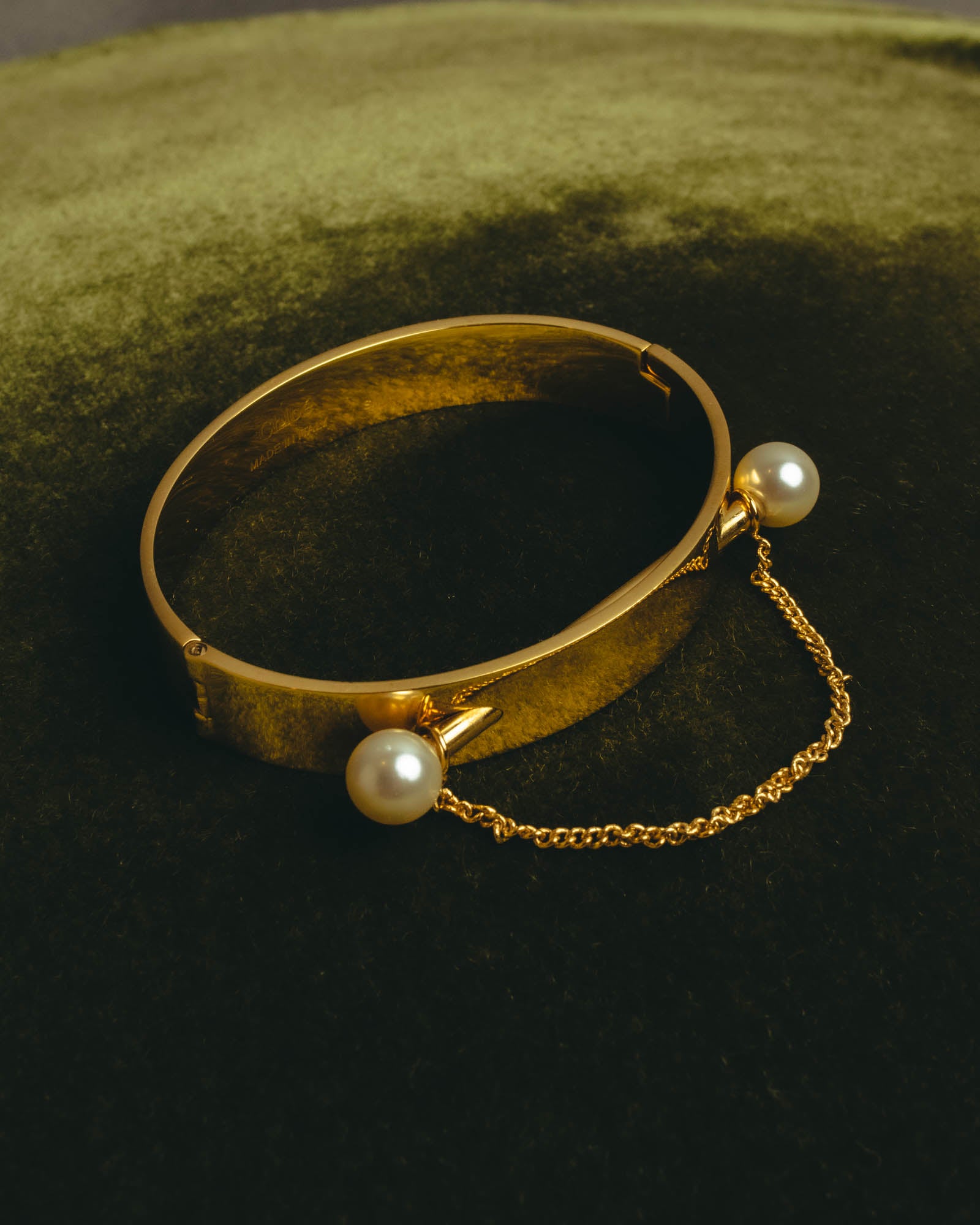 "Chloé" 2010's Gold tone pearl hinged cuff bracelet