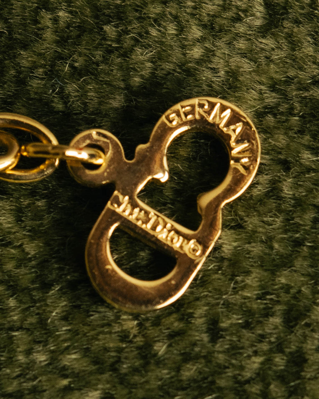 "Christian Dior" 80's-00's Gold tone cd pendant necklace