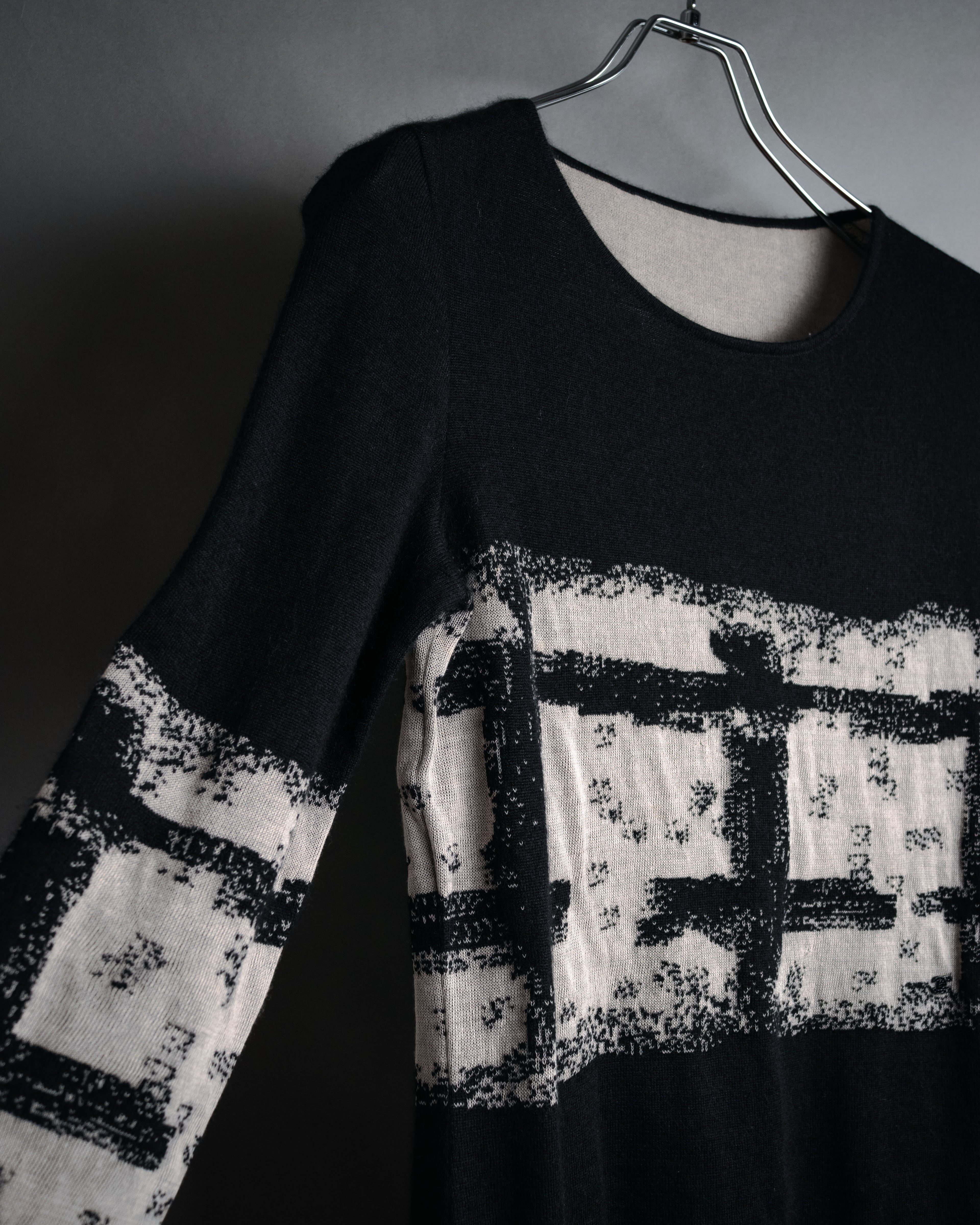 “CHANEL” 90’s-00’s Abstract grid knit top
