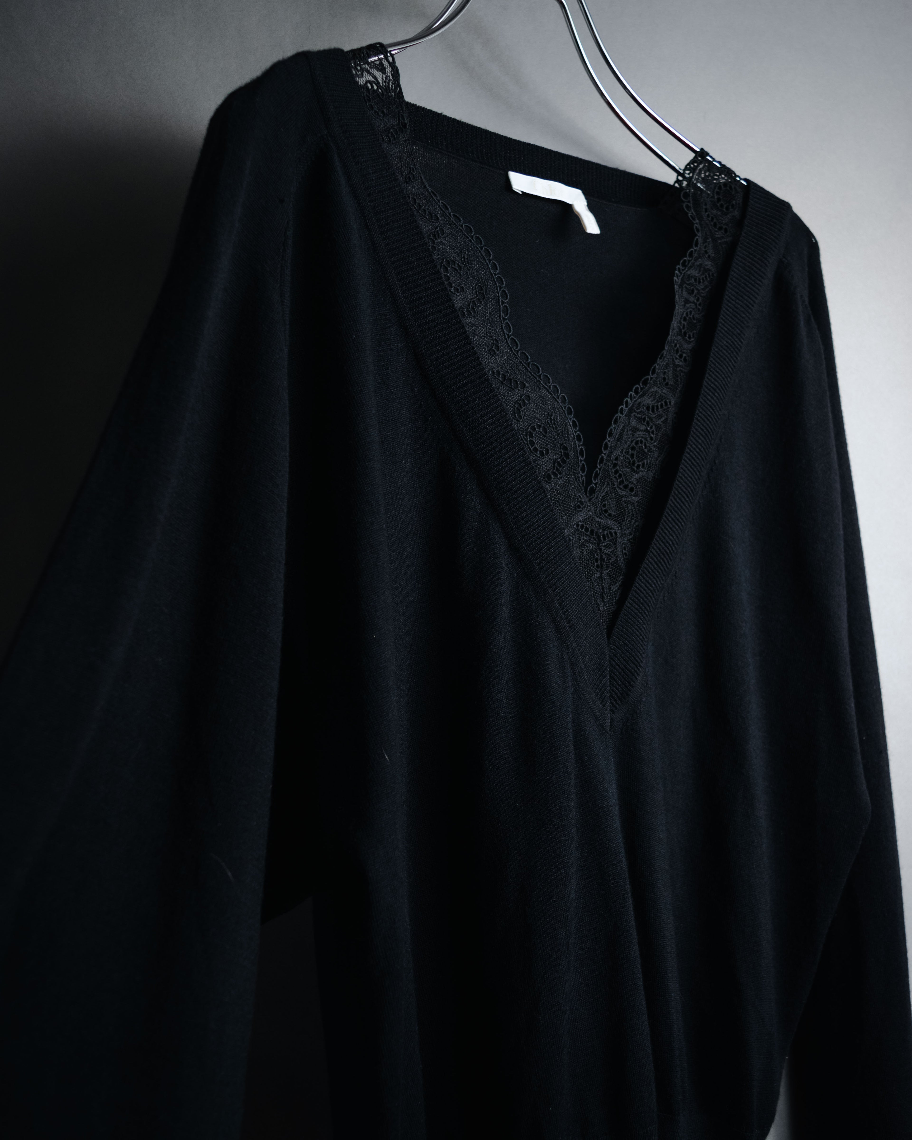 "Chloe" 2020 Lace-trimmed v-neck knit top