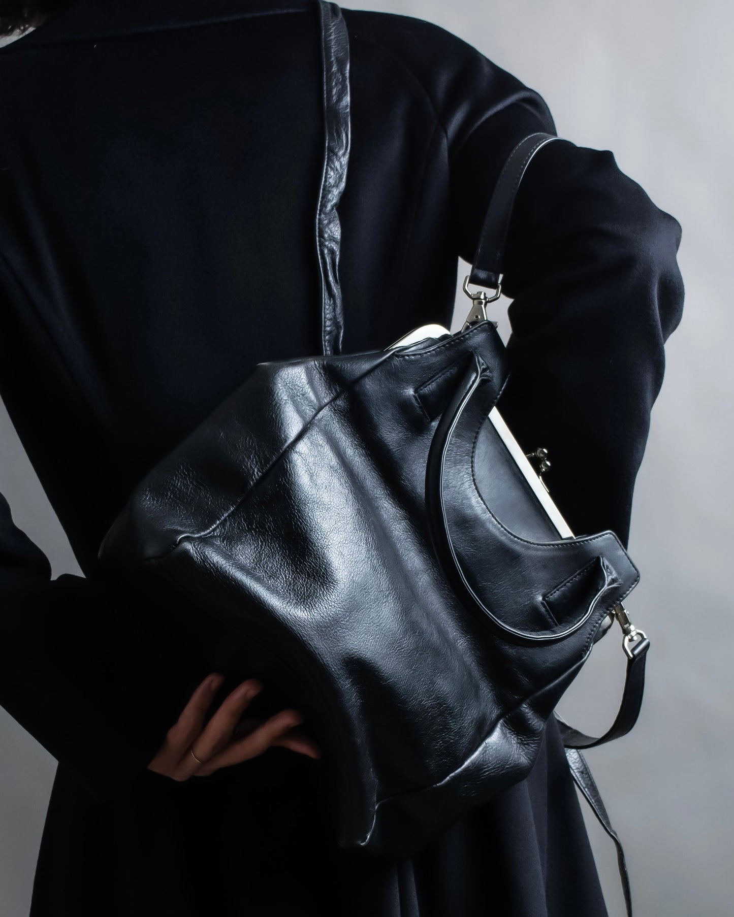 "YOHJI YAMAMOTO +NOIR"" 19AW clasp design 2way leather bag