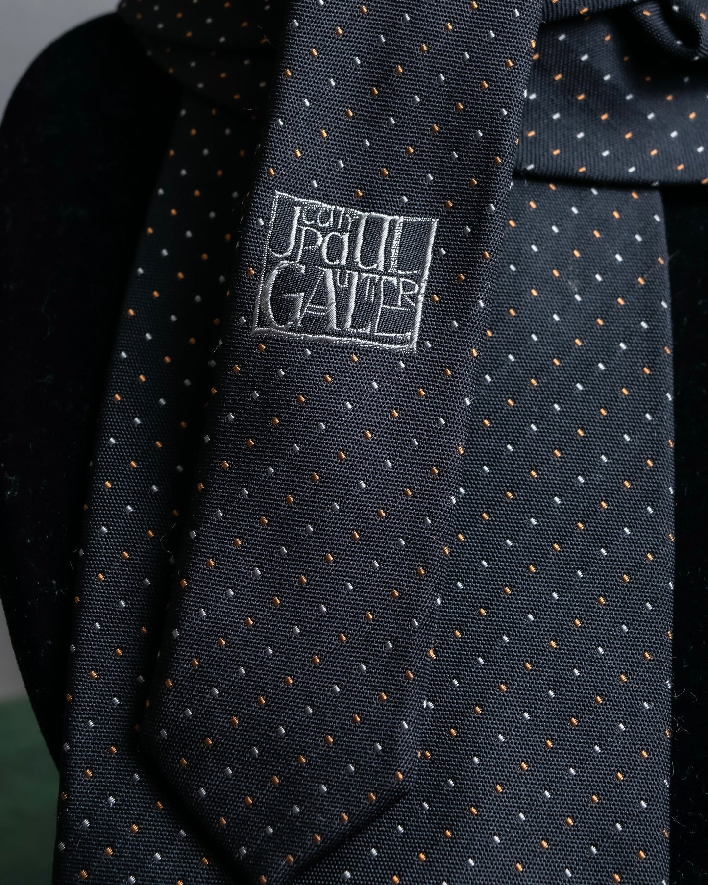 "JEAN PAUL GAULTIER" 100% silk white＆orange dot pattern neck tie