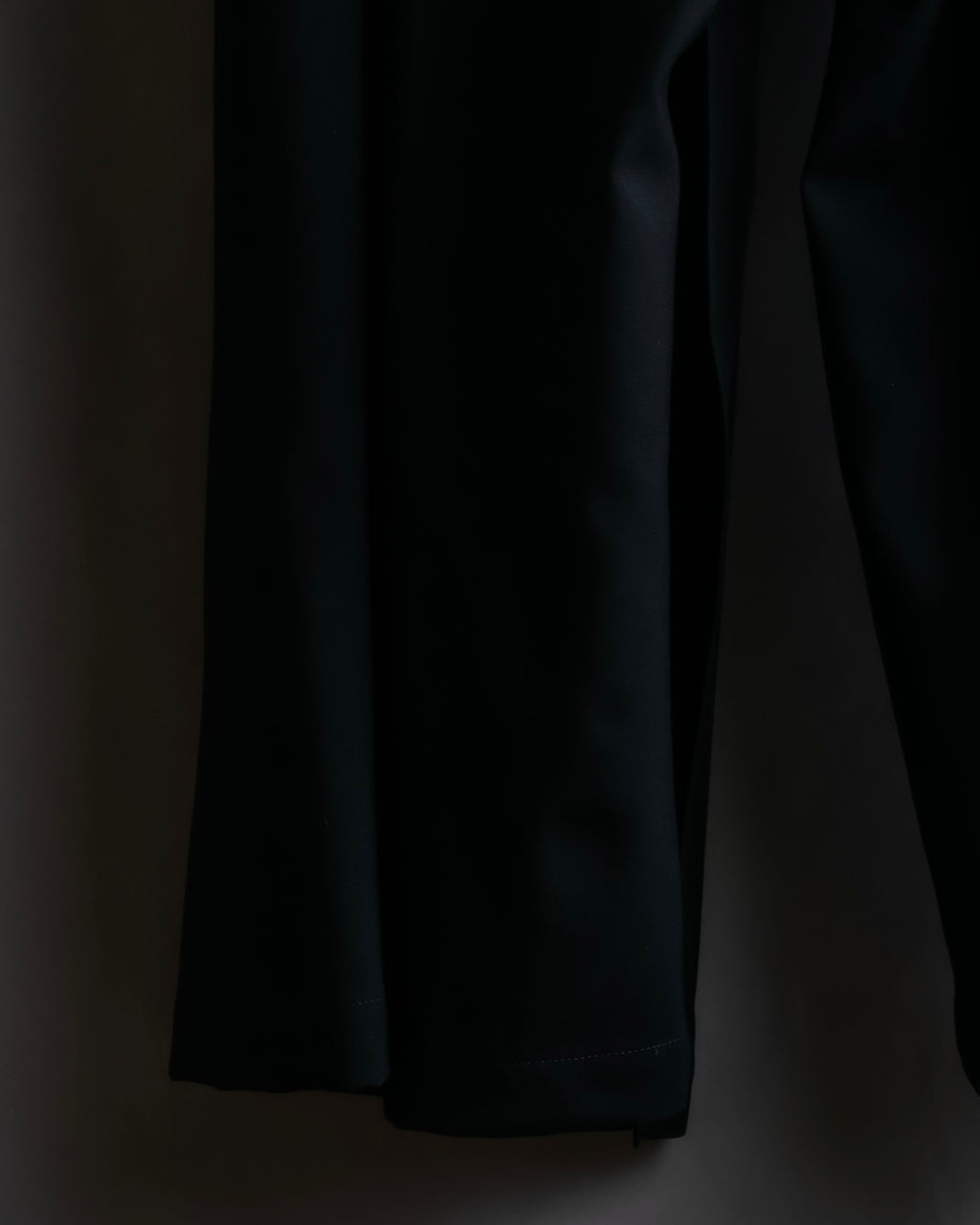 "YOHJI YAMAMOTO +NOIR" Asymmetrical slit sarouel slacks