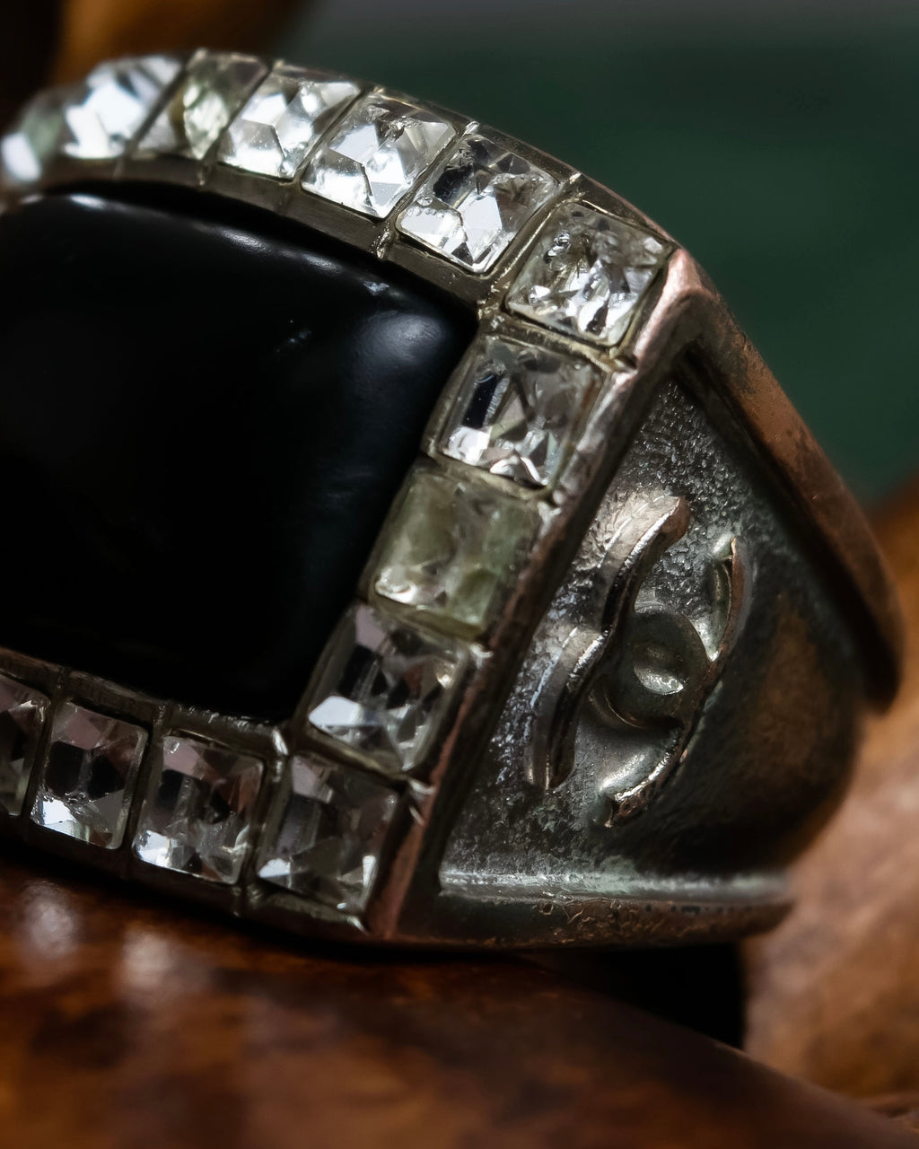 "CHANEL" 00s' rhinestone design ring