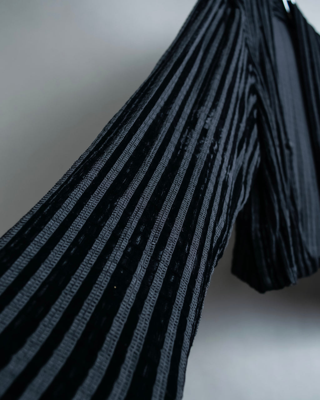 “Yohji Yamamoto +NOIR” Sheer rib summer knit jacket