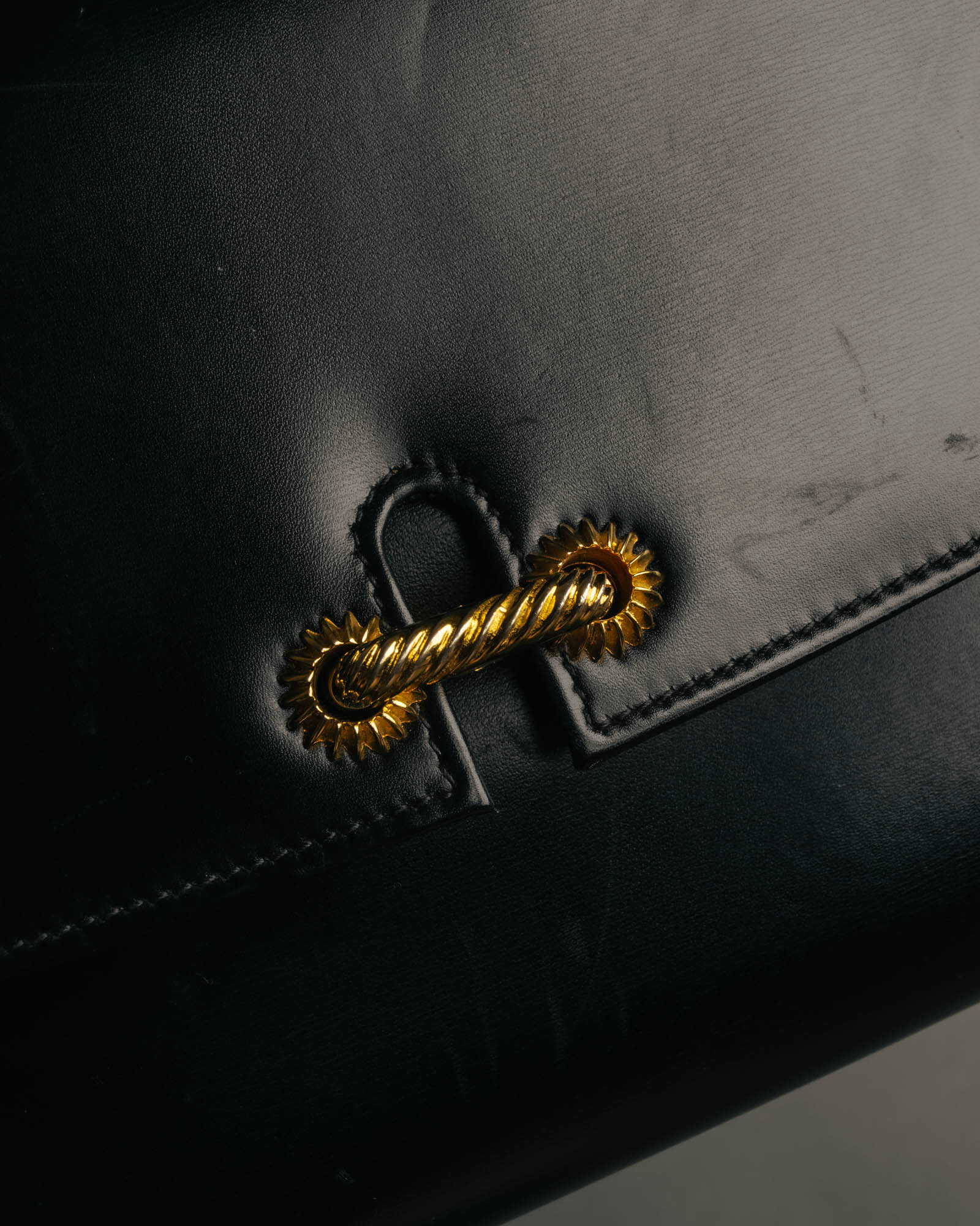 “GUCCI” 80’s-90’s Rope clasp leather shoulder bag