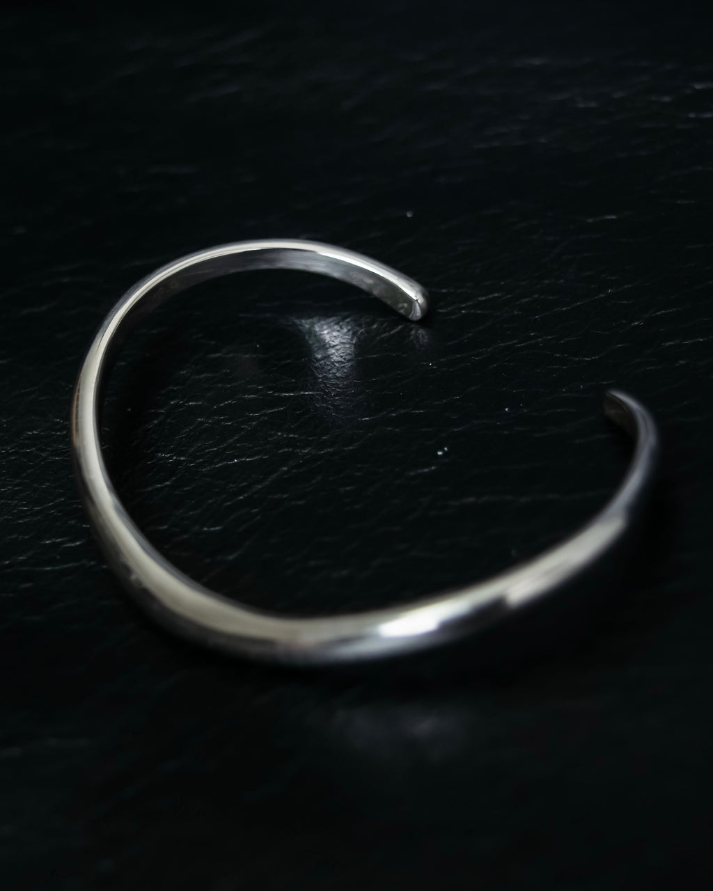 "ete" Silver 925 wavy design bangle