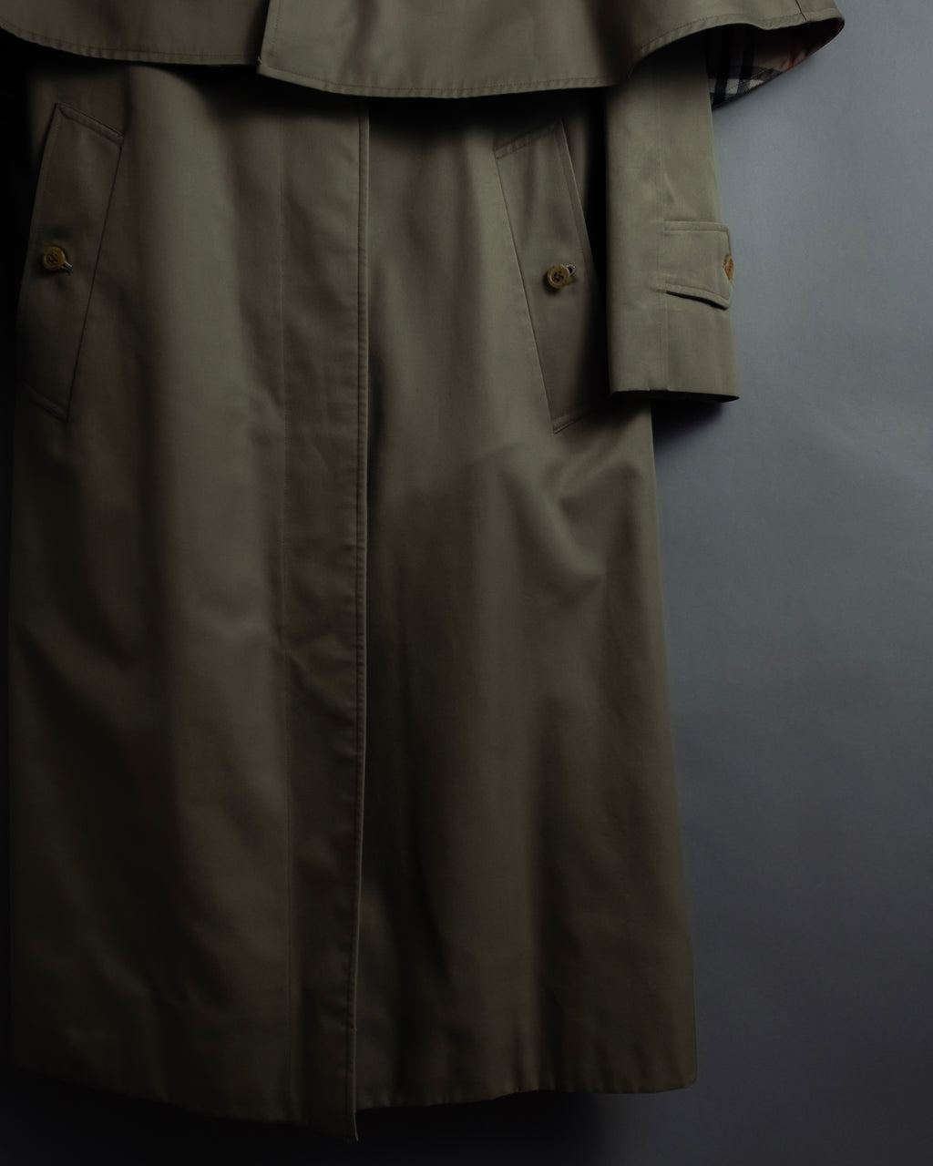 "BURBERRYS" Cape-attached design stand collar coat