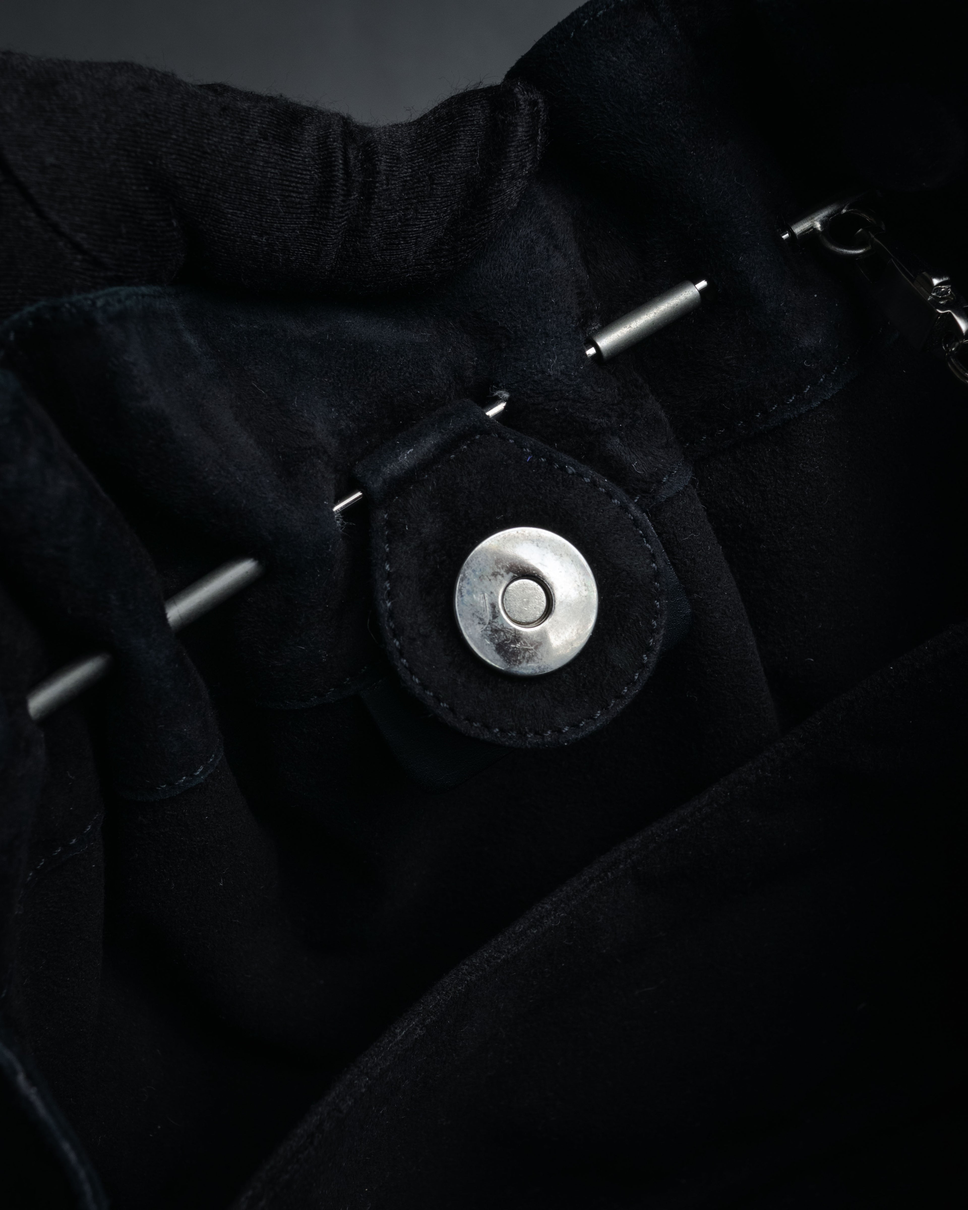 “Salvatore Ferragamo“ 90’s-00’s Suede gancini chain shoulder bag