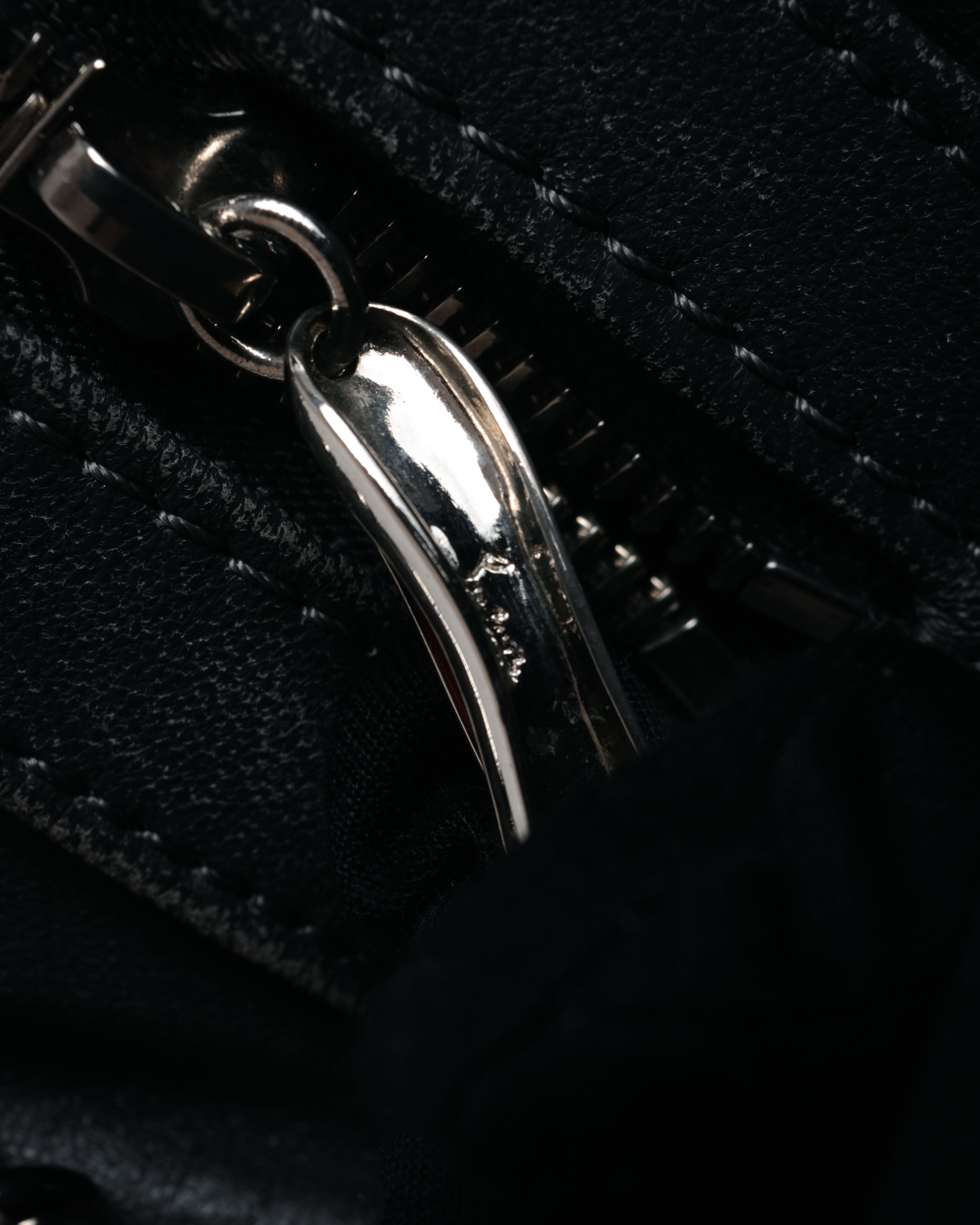 -SPECIAL- “Christian Louboutin” 10’s Knotted fringe chain shoulder bag