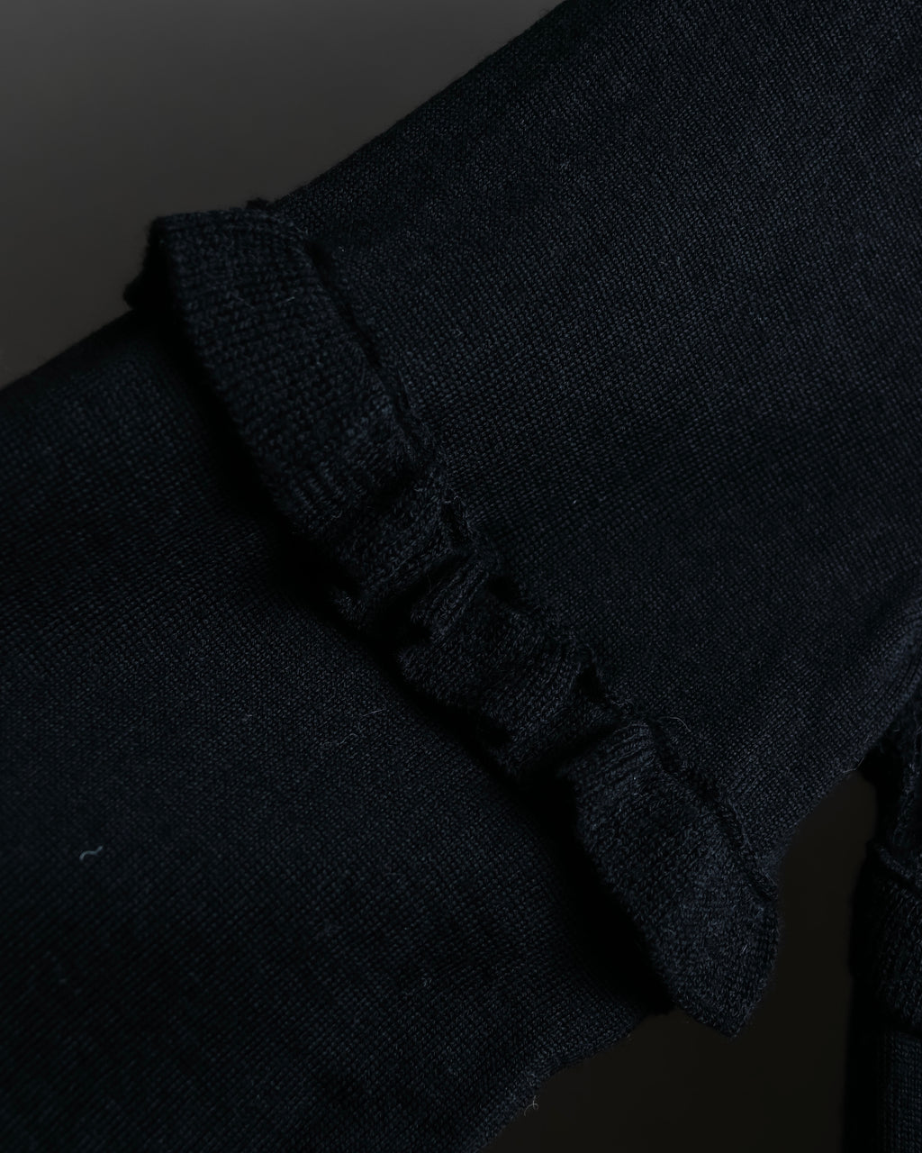 "VALENTINO" Ruffle＆lace design black knit